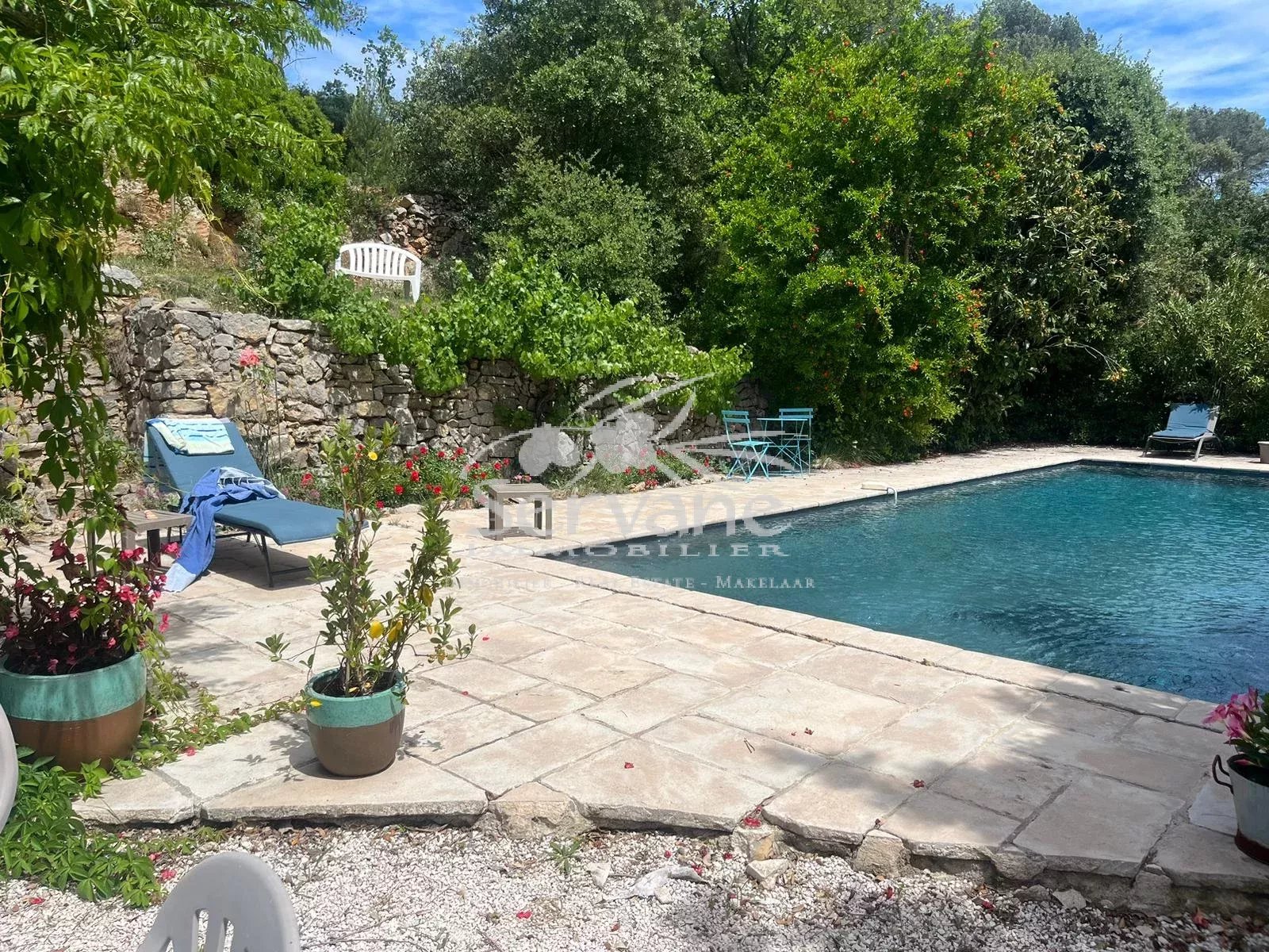 LORGUES PROVENCE FOR SALE COUNTRYSIDE HOUSE 4 BEDROOMS