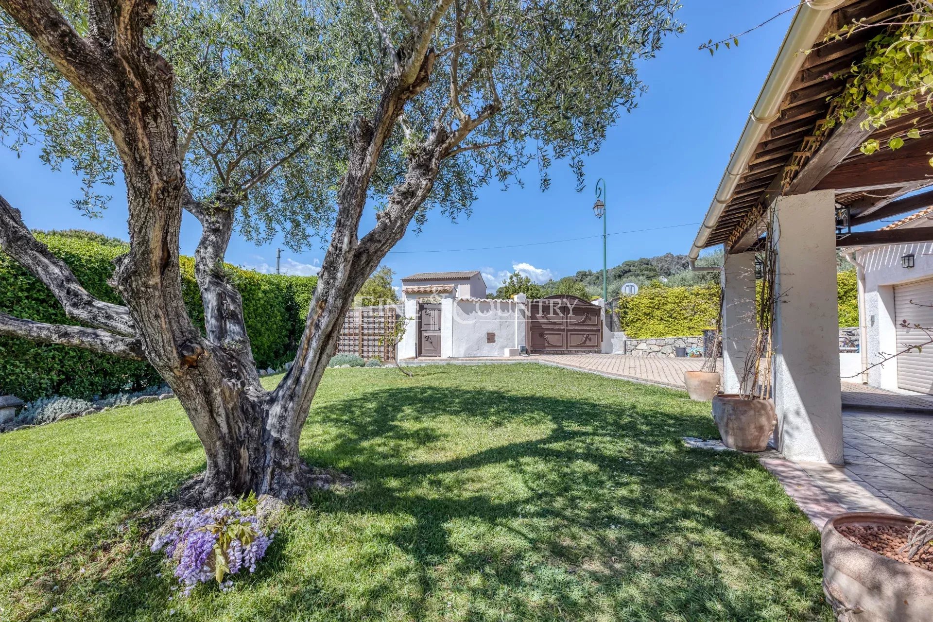 Photo of For Sale Villa in La Roquette-sur-Siagne