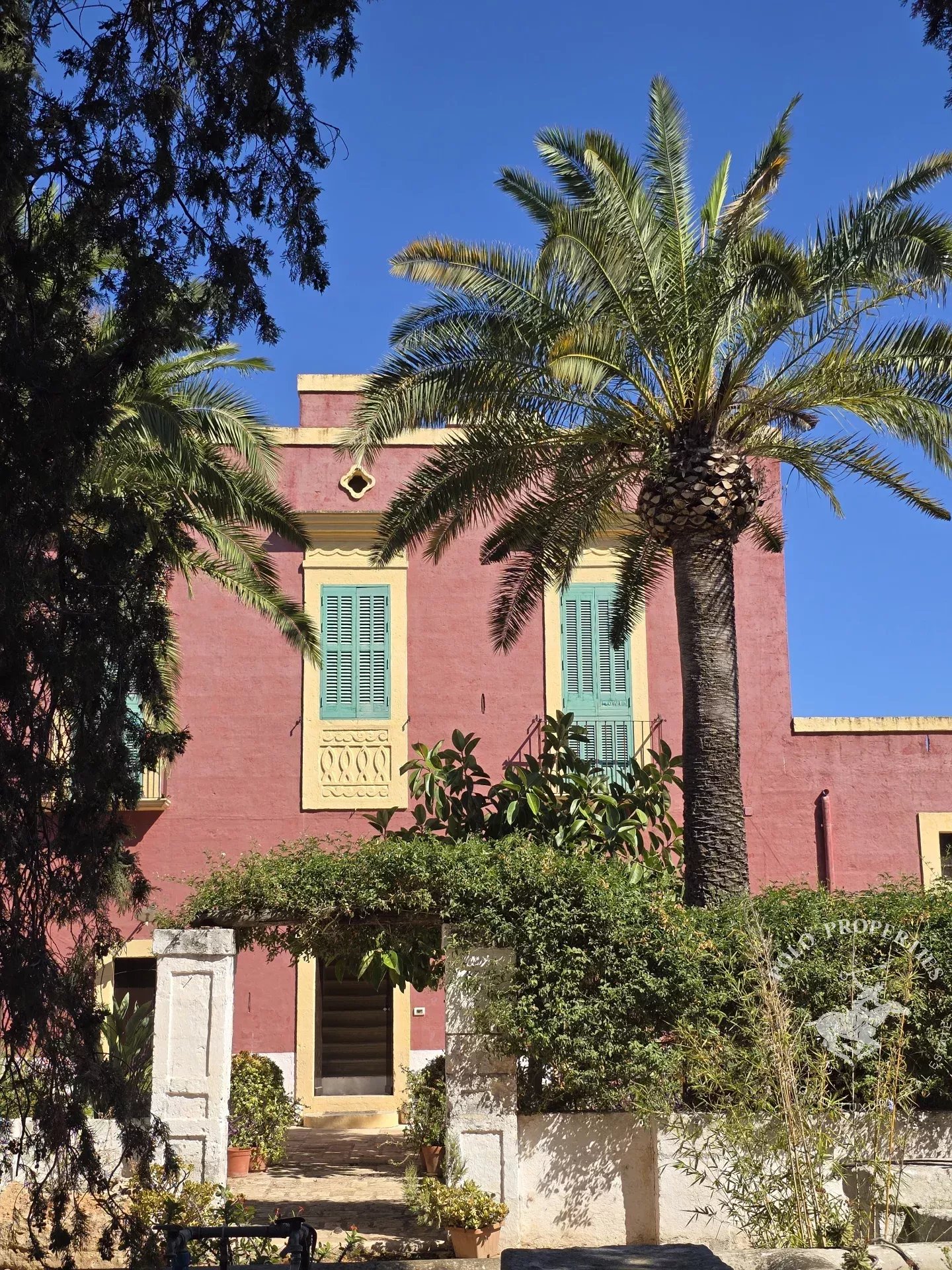 HISTORIC 17TH CENTURY MASSERIA