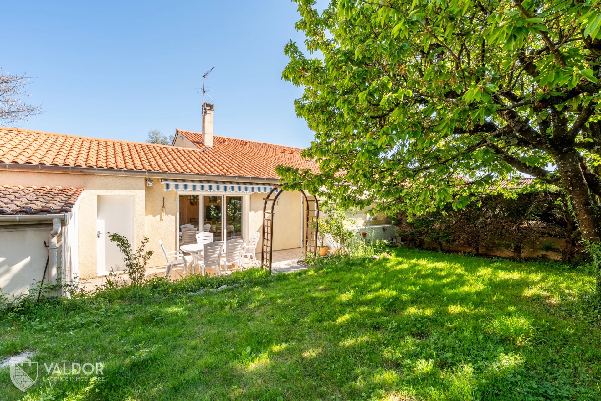 Maison T5 avec jardin – ANSE (69480)