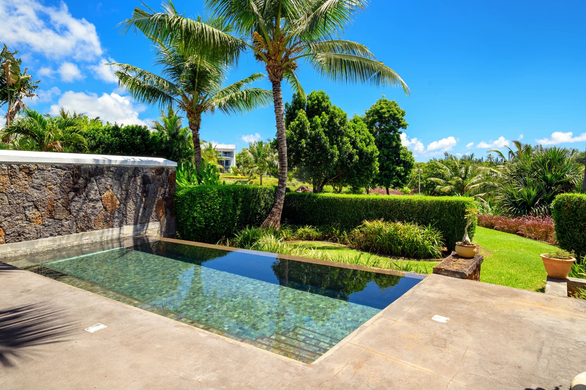 4-Bedroom Townhouse with Private Pool and Garden