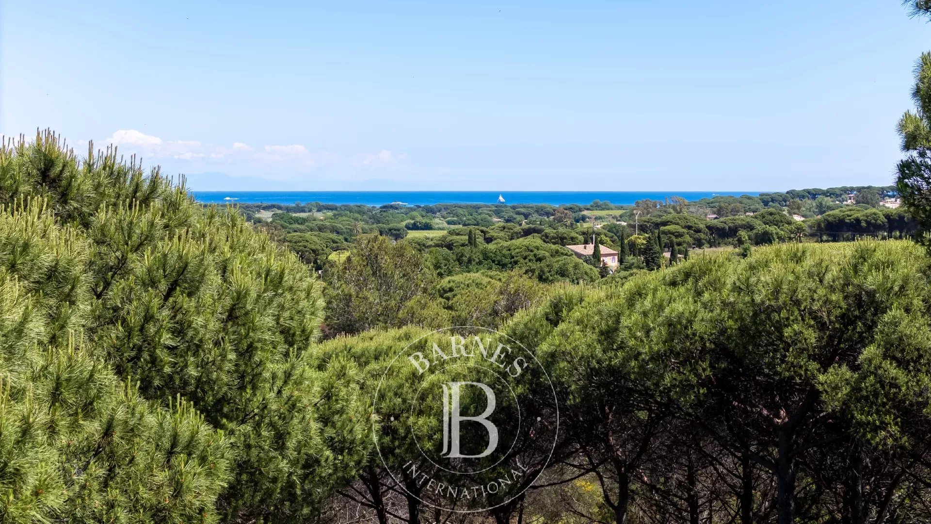 RAMATUELLE - CHARMING PROPERTY WITH 7 BEDROOMS AND SEA VIEW - picture 11 title=