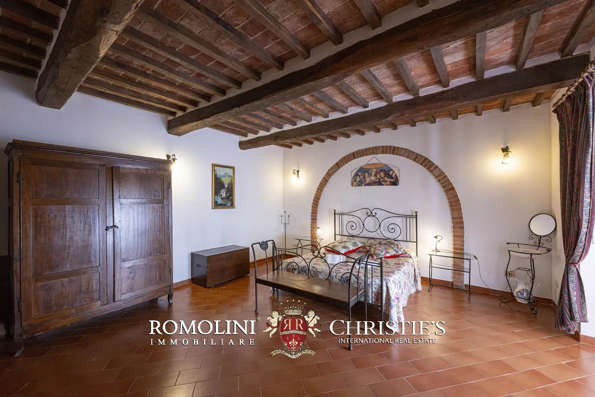 34 Bedroom Vineyard's Image 68