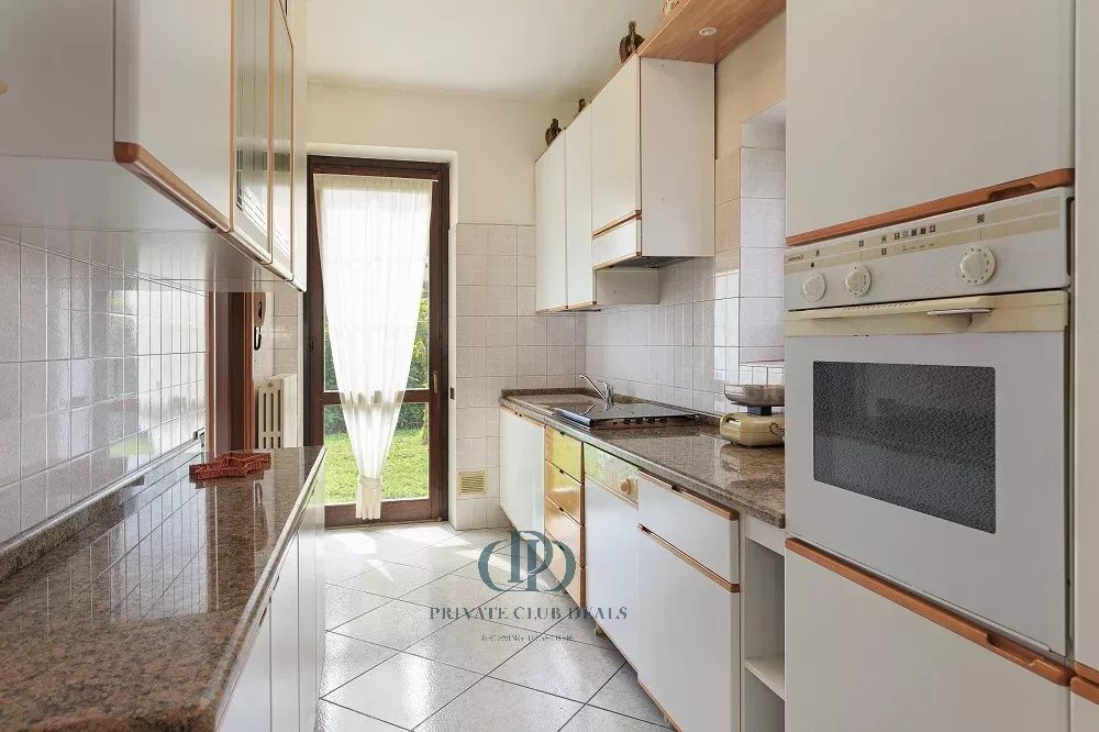 Villa Olgiate Comasco - picture 31