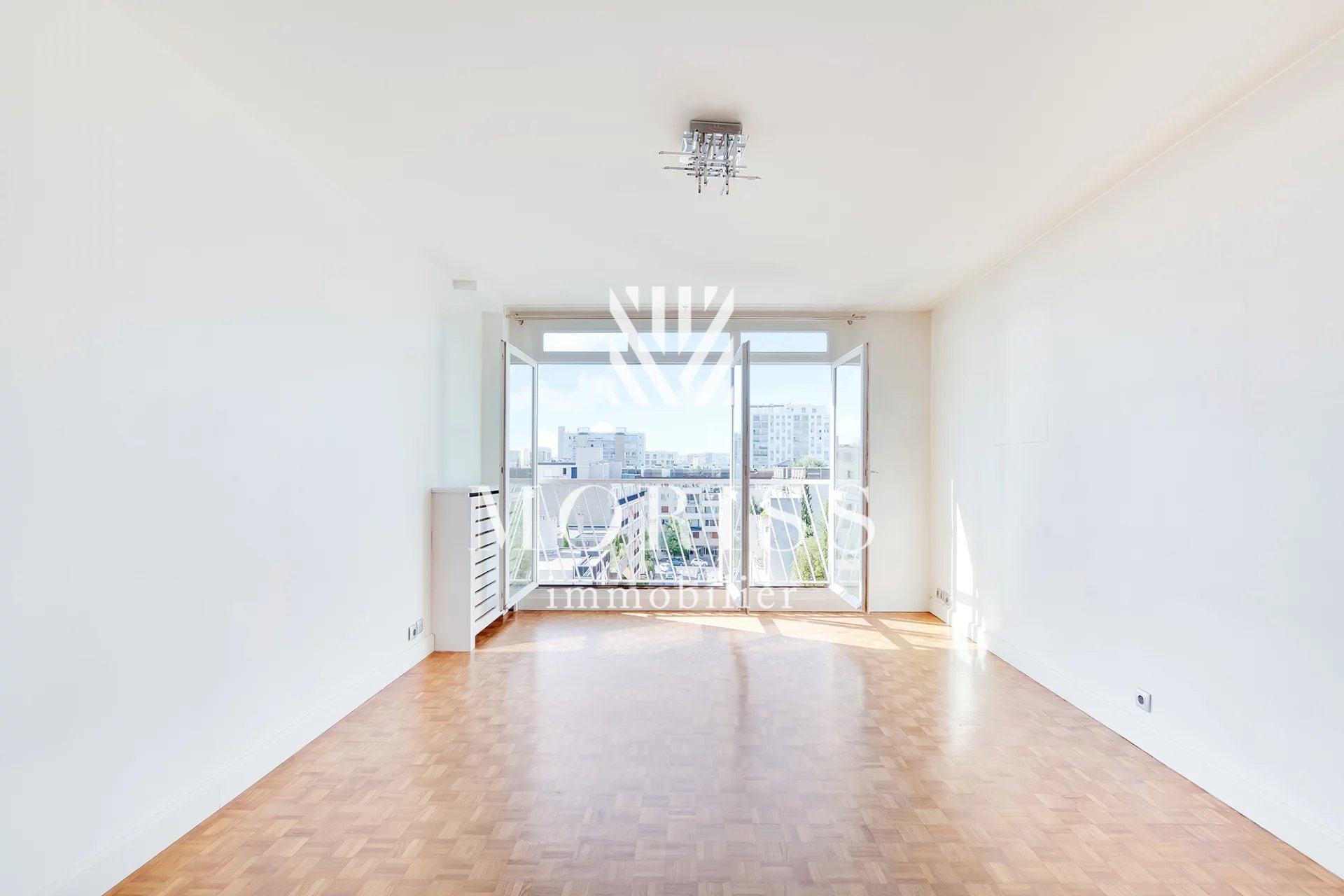 APPARTEMENT 3 PIÈCES - DERNIER ÉTAGE/VUE DÉGAGÉE - BOULOGNE-BILL - Image Array