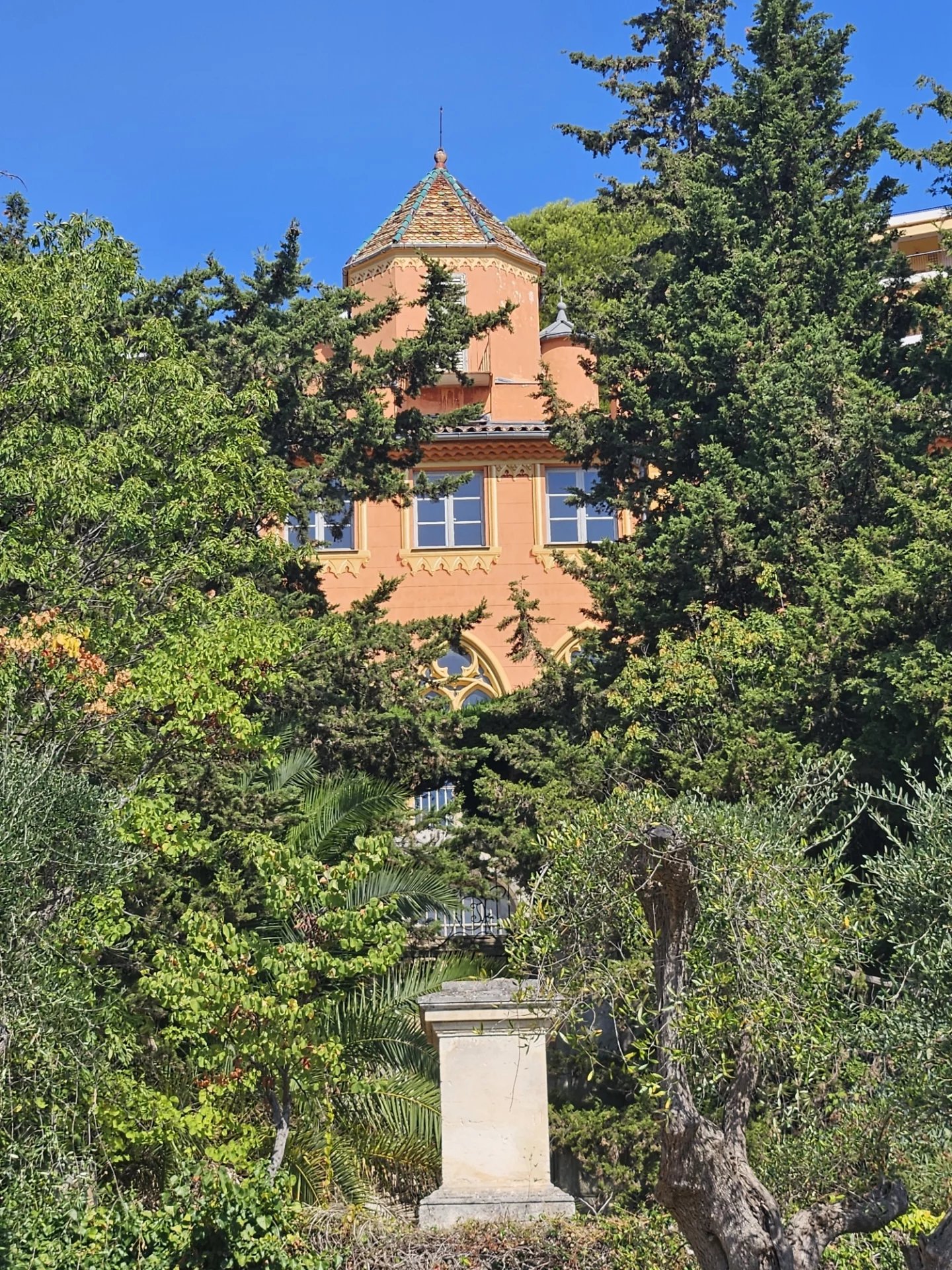 Spacieux appartement de 5 pièces avec un grand balcon aux « Résidences de l'Abbaye Roseland »
