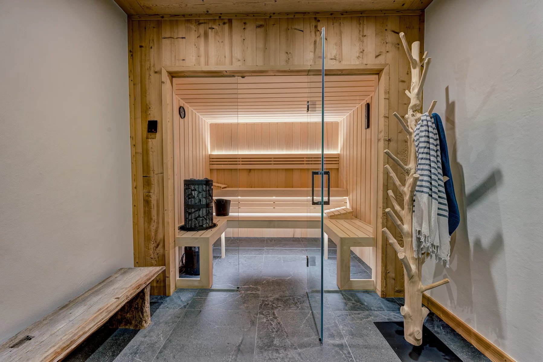 Photo of LA COTE D'ARBROZ - 6 bedroom chalet
