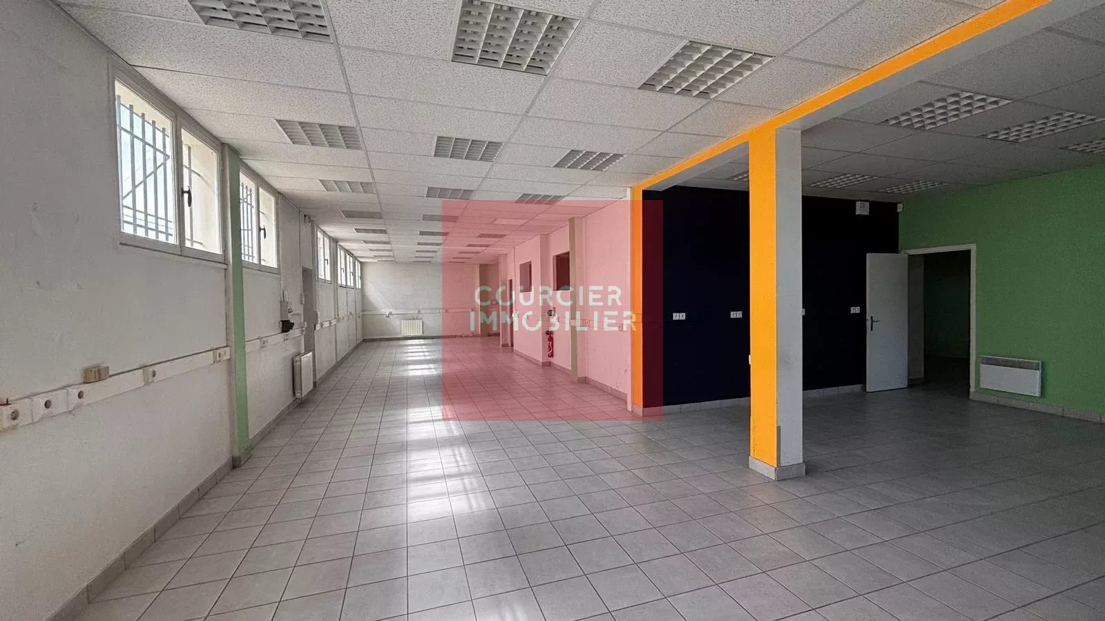 LE MESNIL SAINT DENIS A VENDRE BUREAUX 521 M²