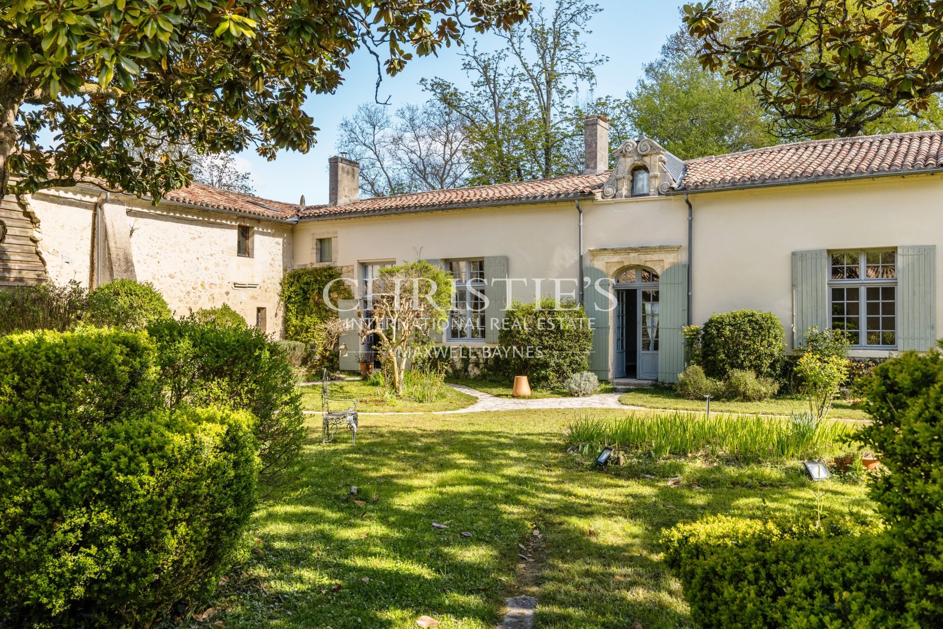11 Bedroom Villa/Townhouse's Image 15