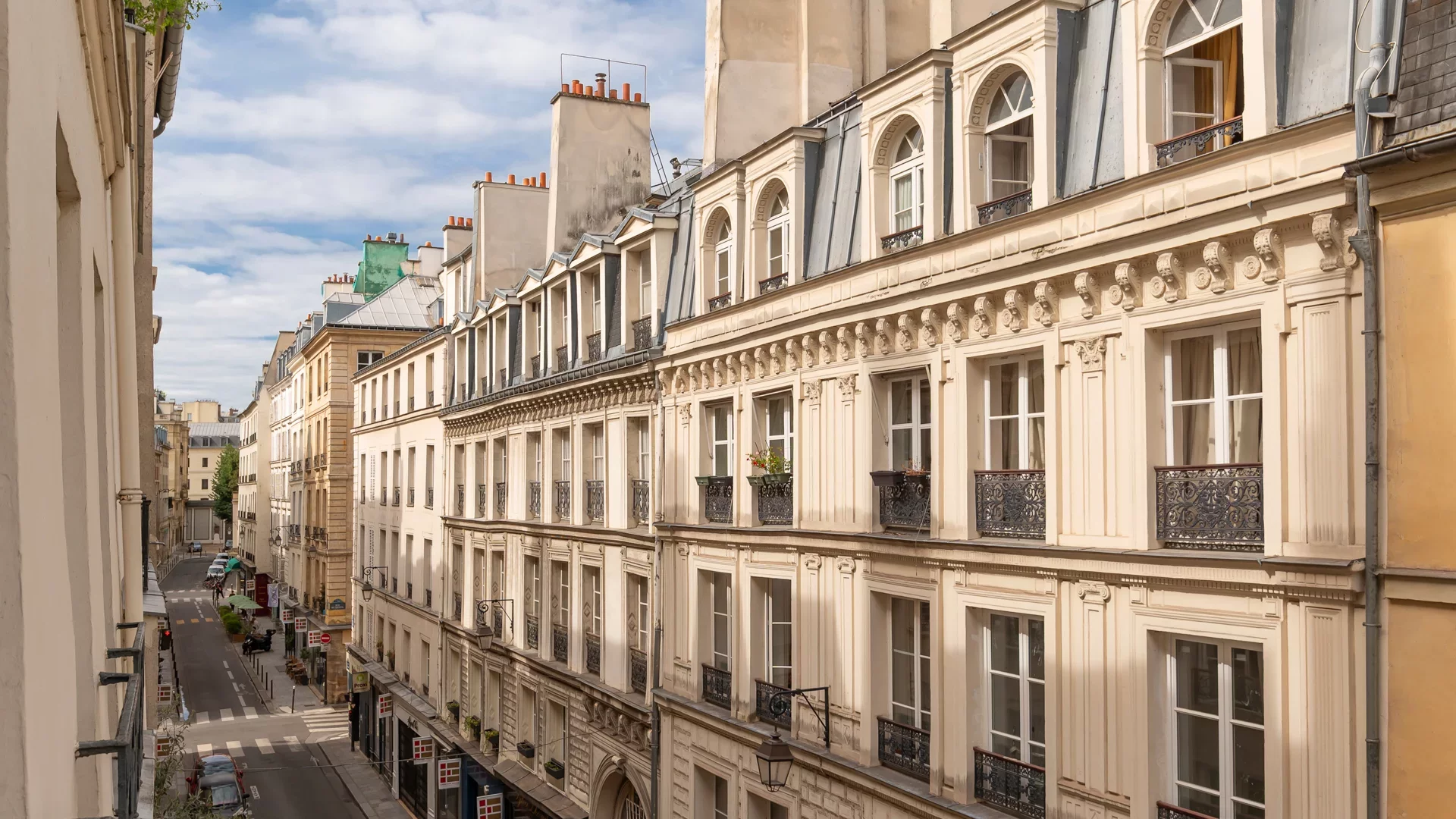 Paris 7e - CARRÉ DES ANTIQUAIRES