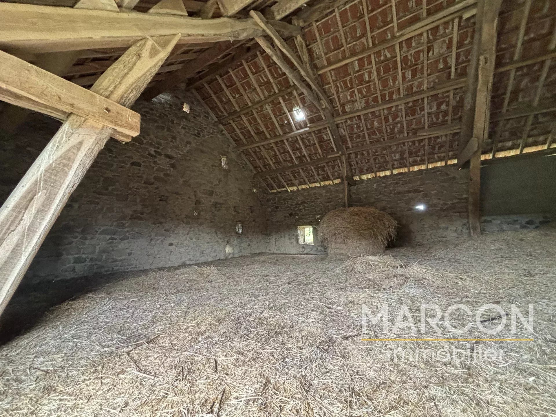 SALE HOUSE AREA CHAMBON-SUR-VOUEIZE