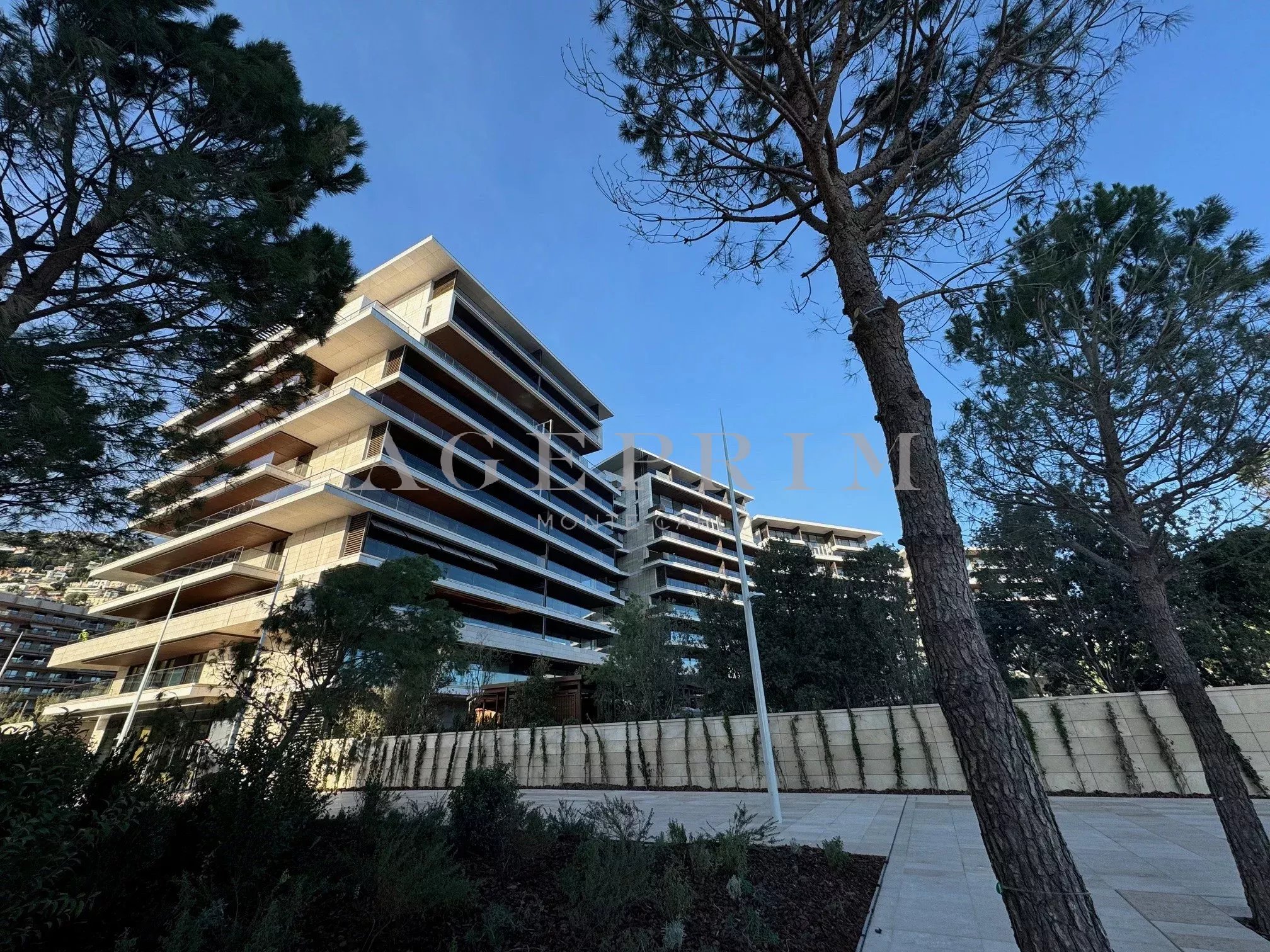 3 Bedroom Simplex Flat for rent - Mareterra
