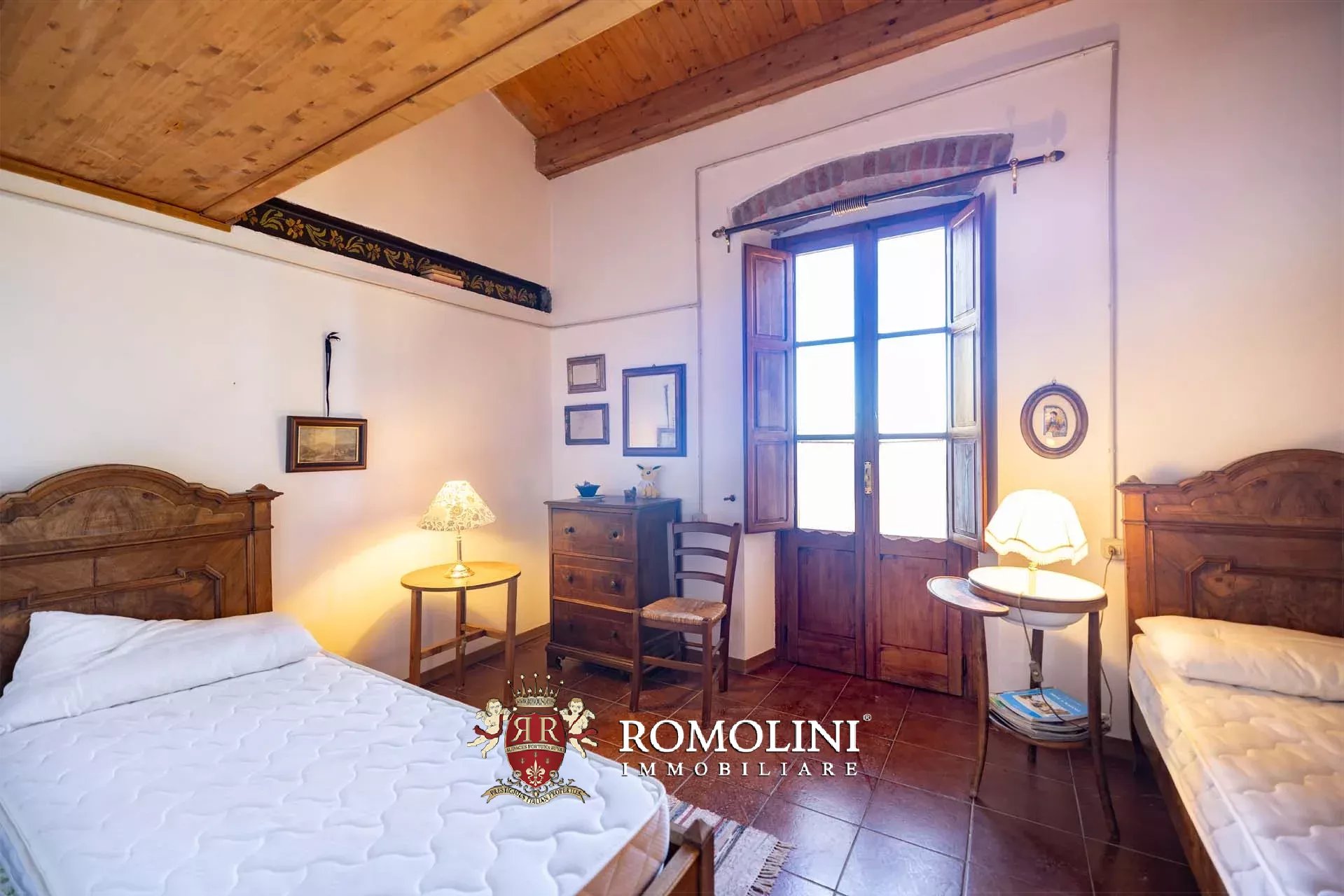 19 Bedroom Vineyard's Image 78
