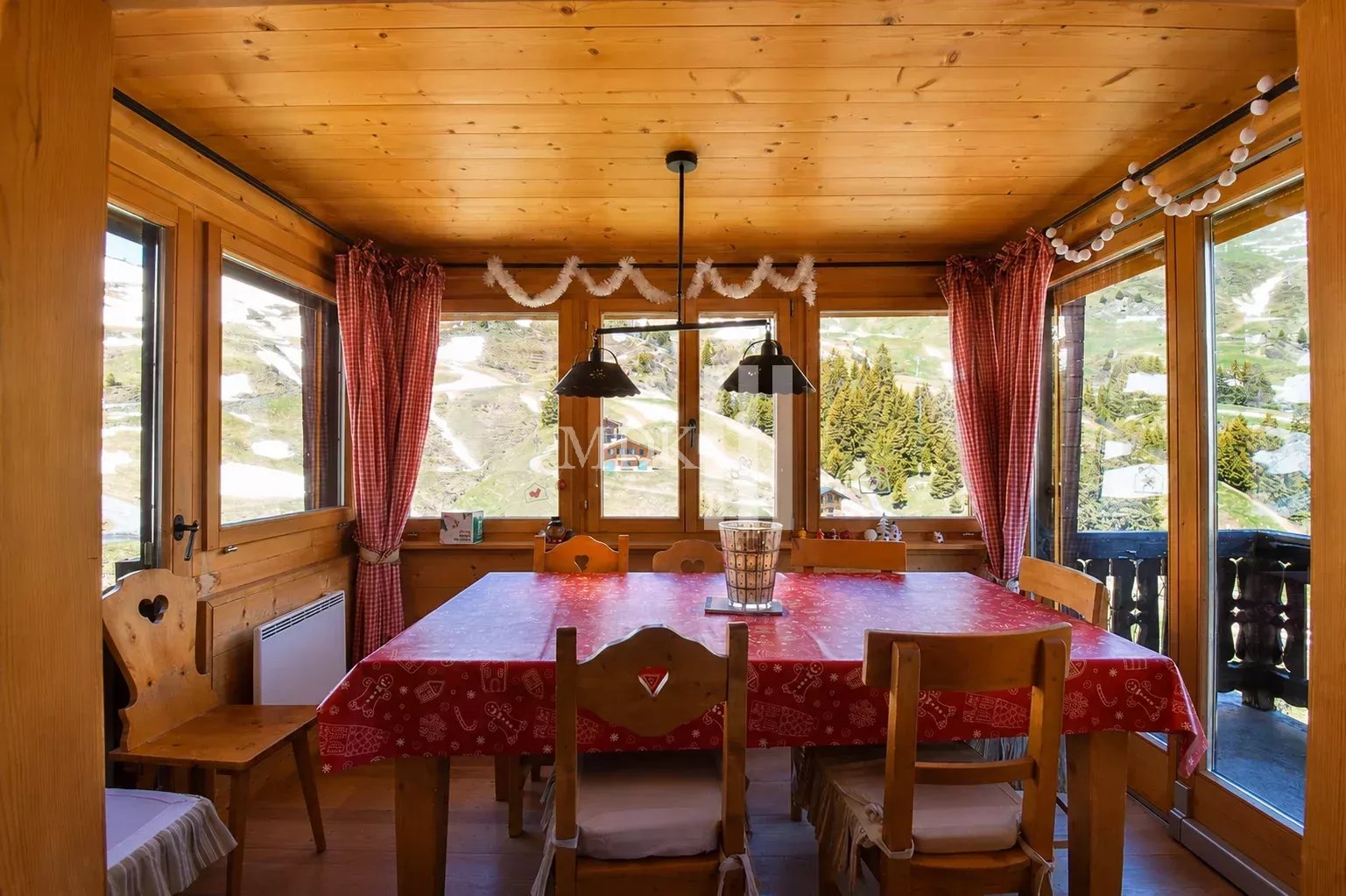 Luxueux chalet sur les pistes de ski ! - Photo 4
