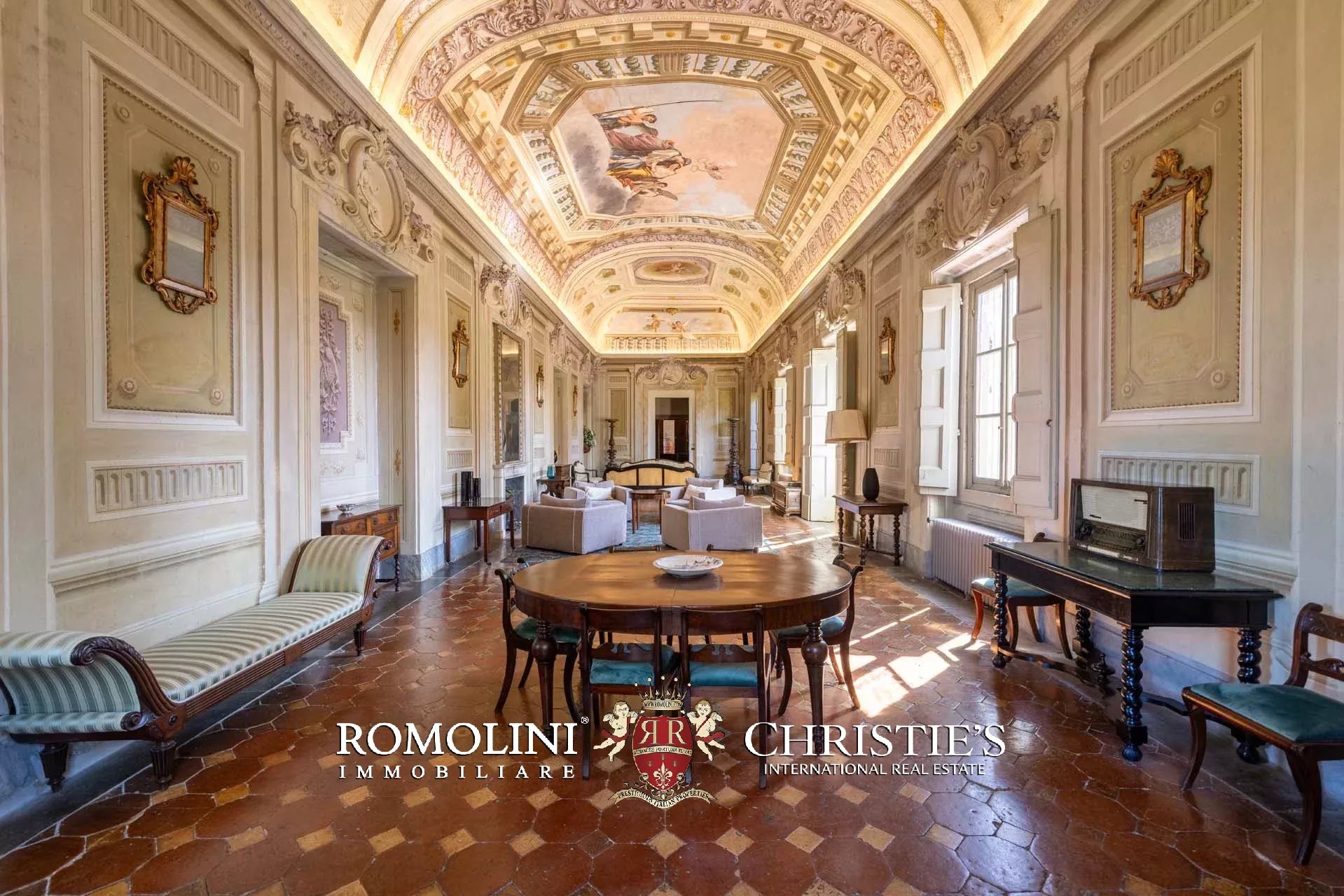 71 Bedroom Chateau's Image 38