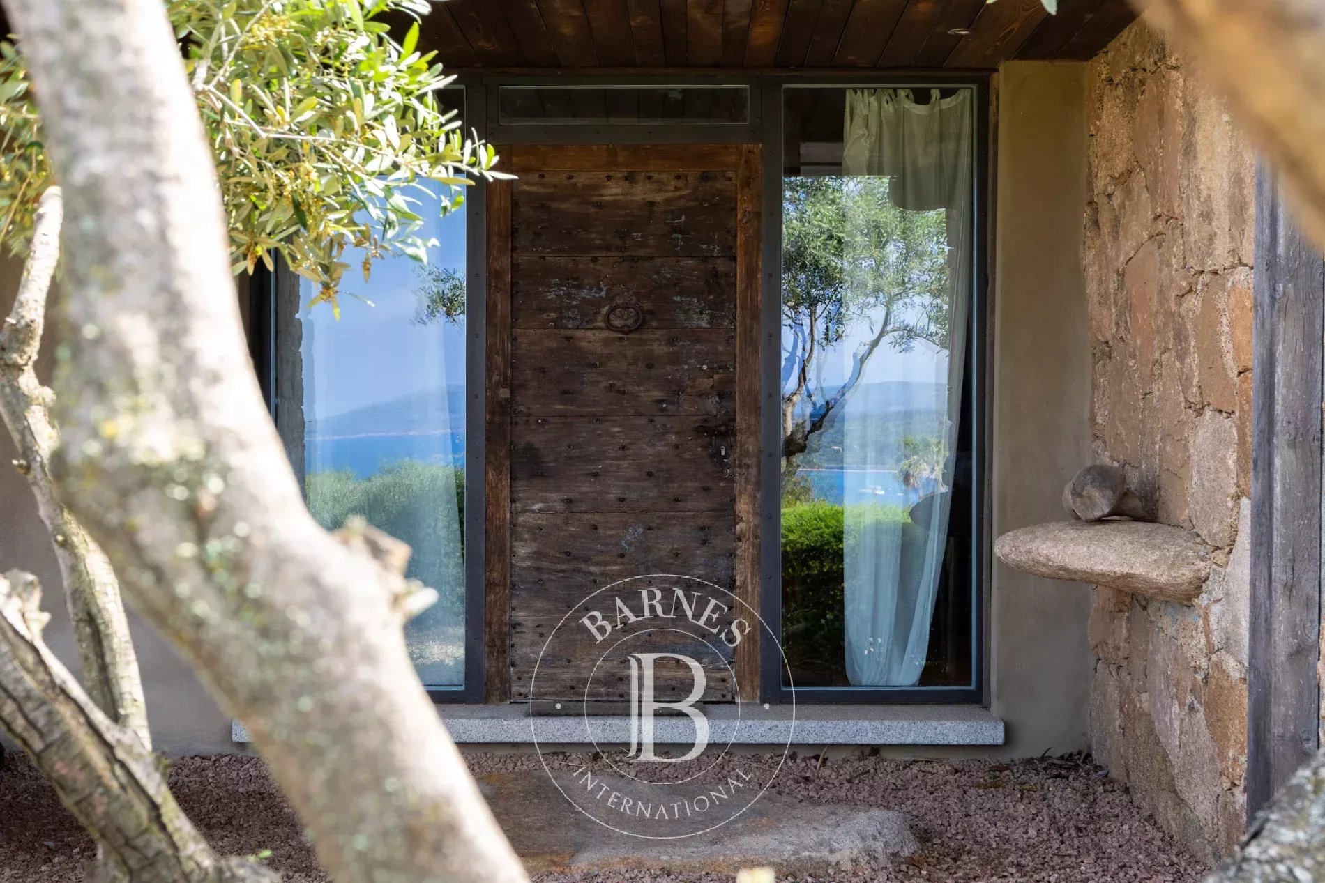 Exclusive listing – Bonifacio. Architect-designed villa in the style of a bergerie, featuring 4 bedrooms, a swimming pool, sea and mountain views, and close proximity to the beach. - picture 30 title=