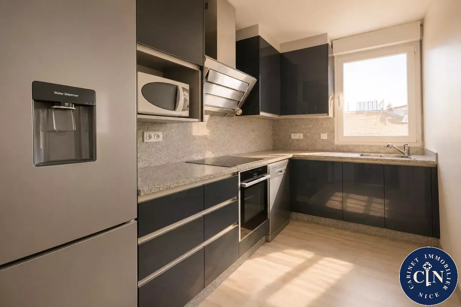 4 pièces 90 m² - Dernier étage vue dégagée - Jean Médecin — photo 7