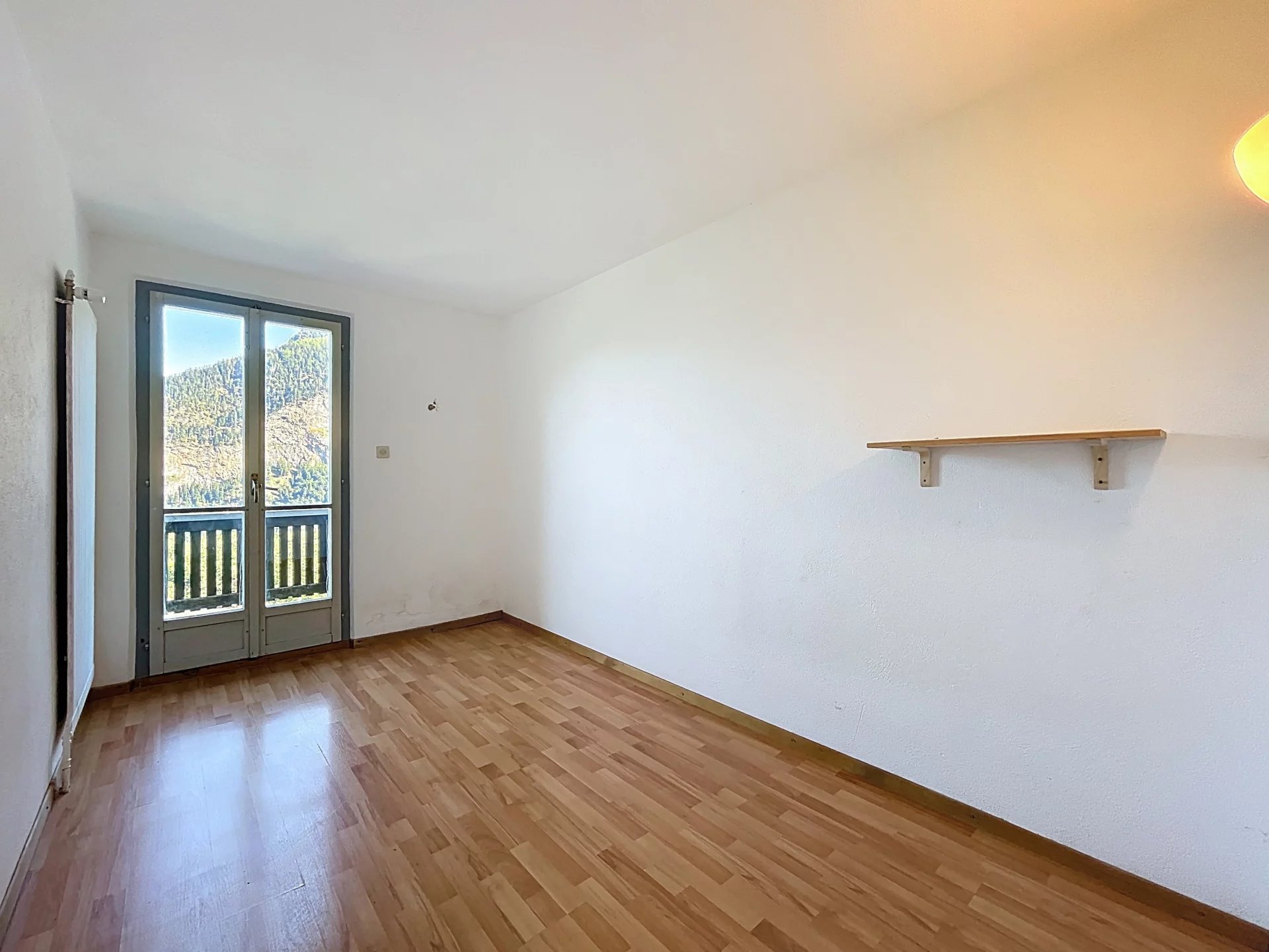 Maison dans un écrin de verdure