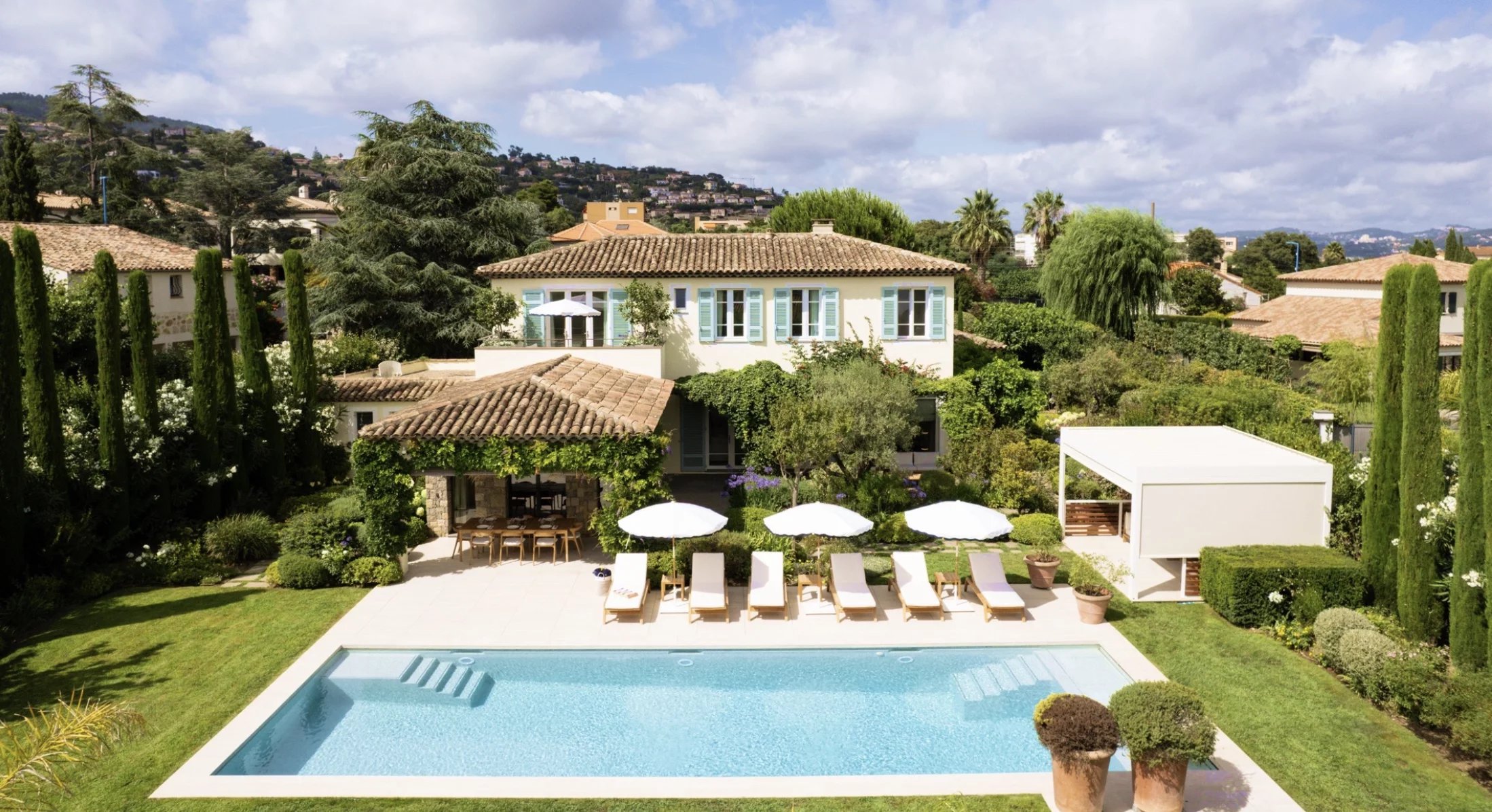 Proche Cannes - Villa provençale rénovée – 4 suites – Piscine chauffée