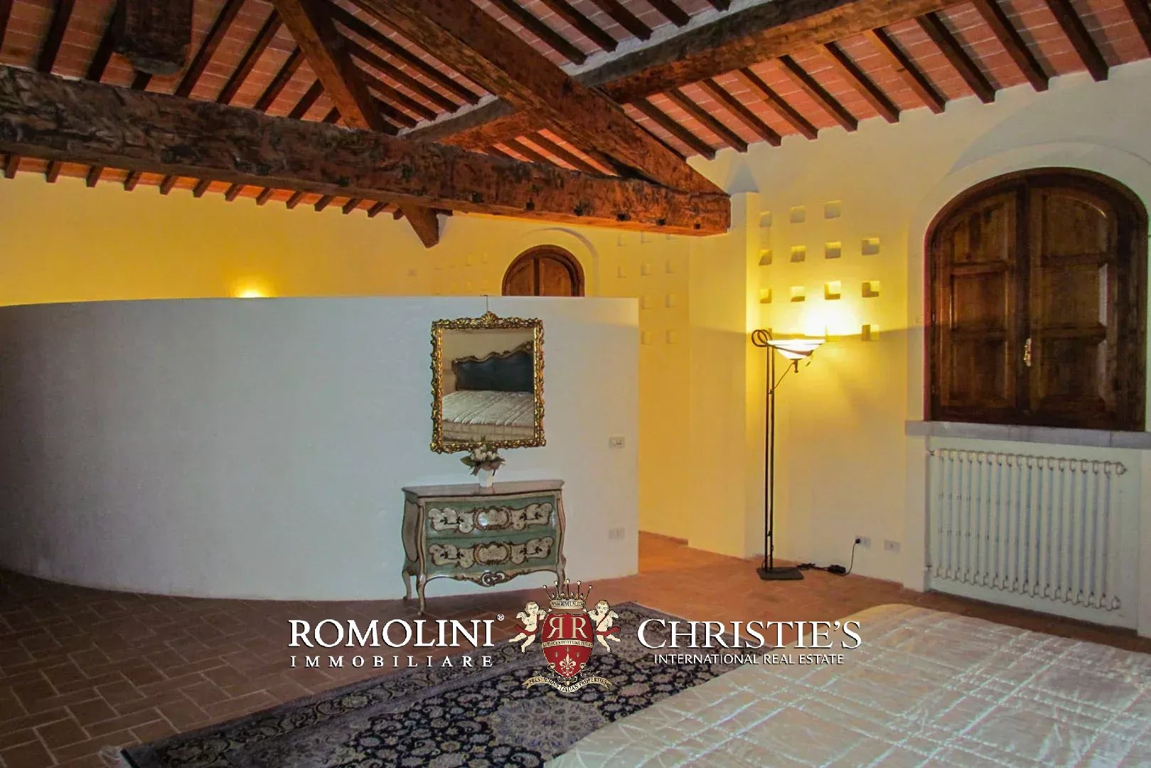 6 Bedroom Villa/Townhouse's Image 37