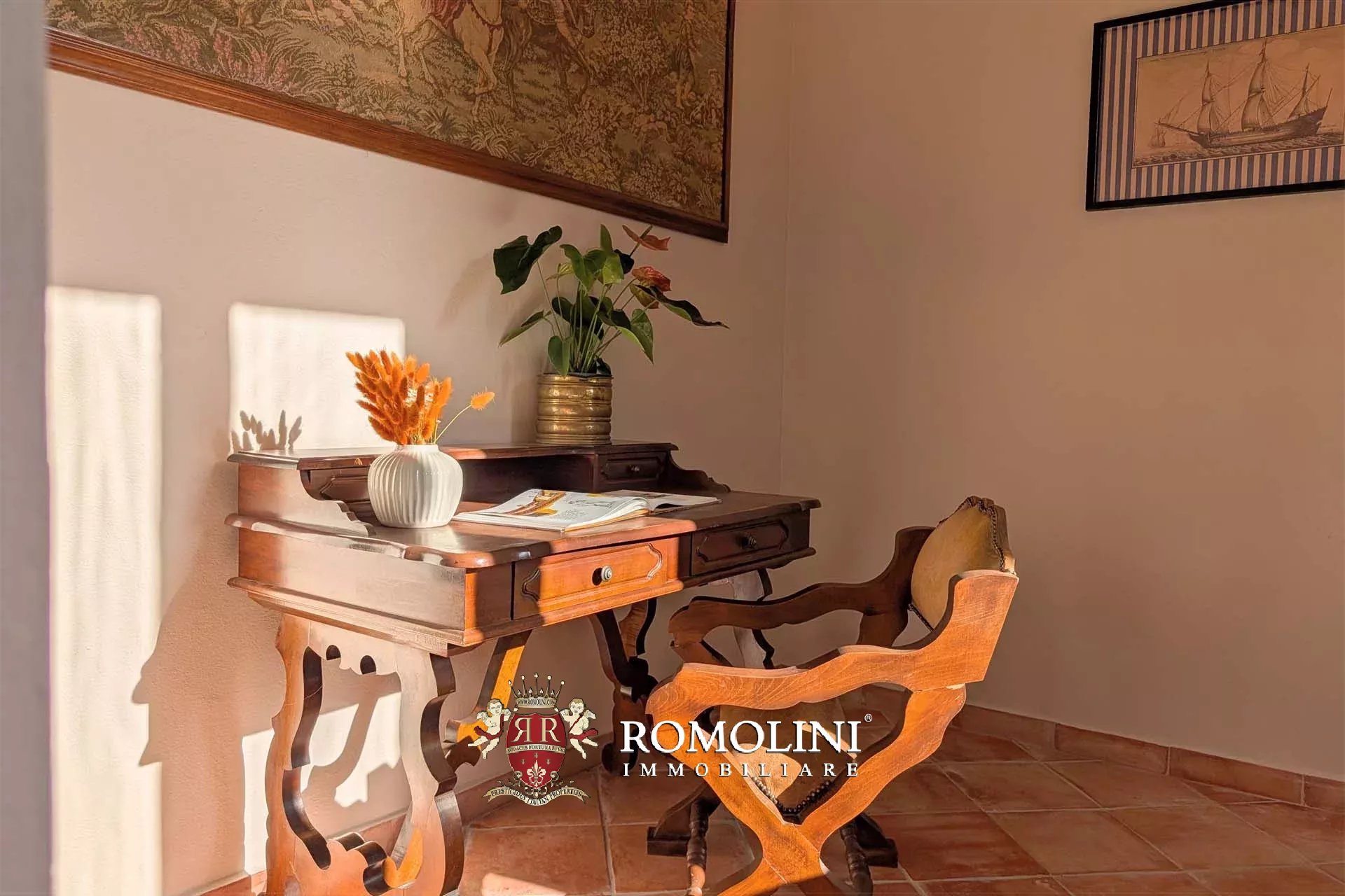 6 Bedroom Villa/Townhouse's Image 20