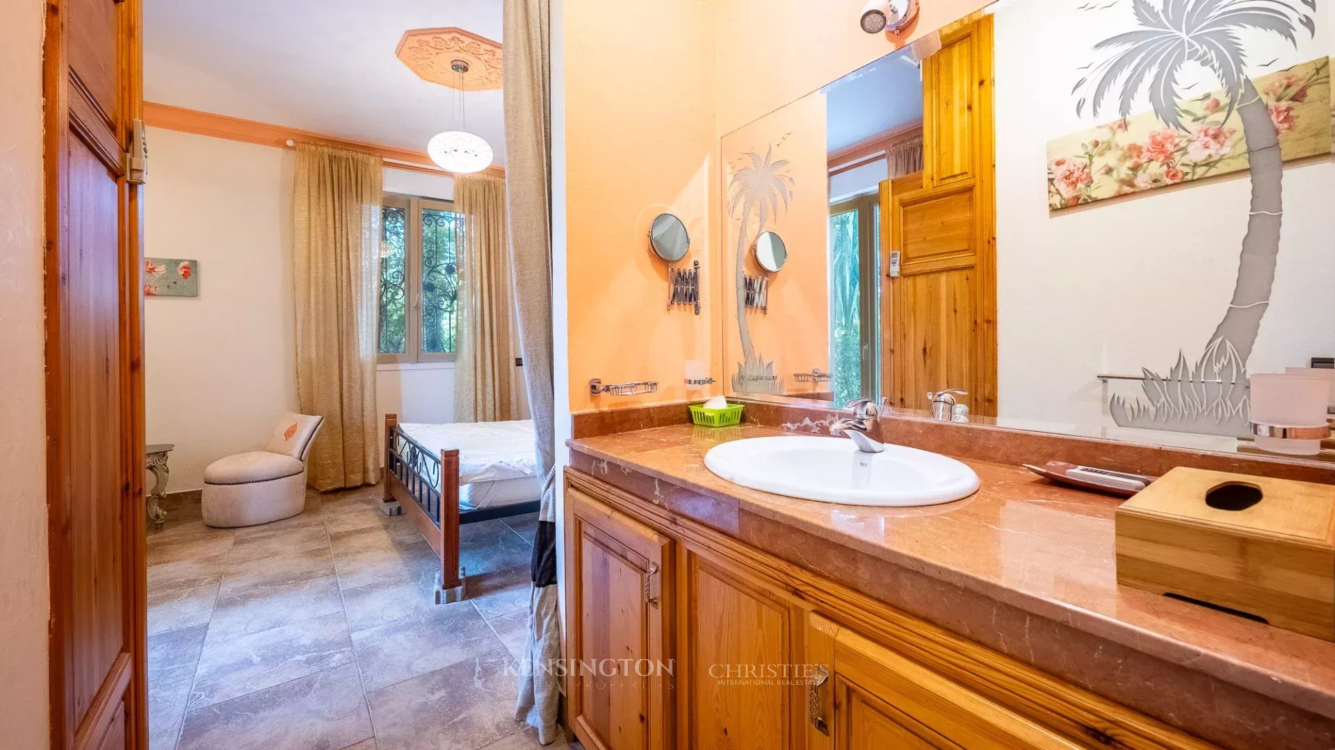 6 Bedroom Villa/Townhouse's Image 5