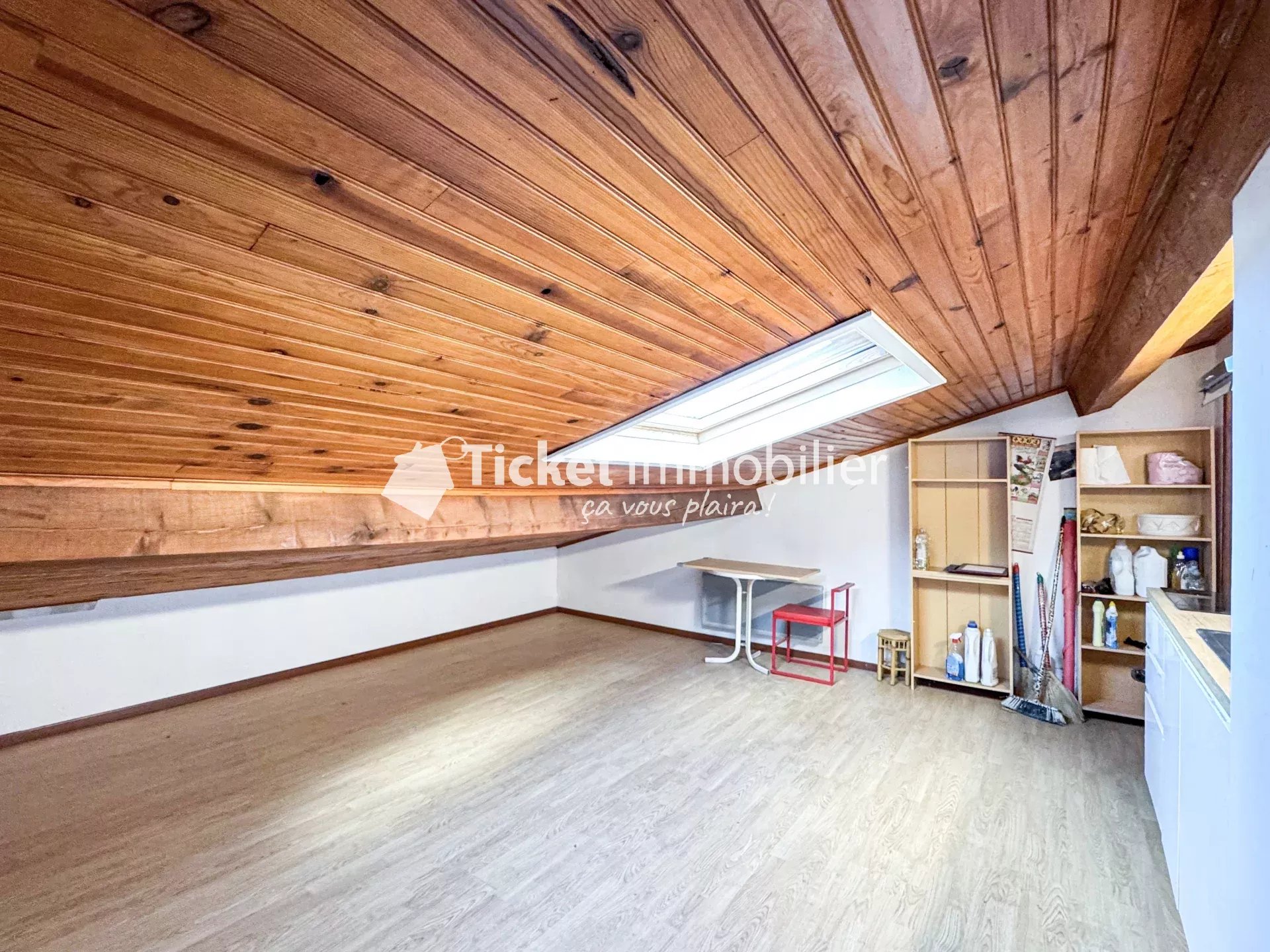 APPARTEMENT T3 BIS 39m2 (103m2 au sol) EN PLEIN COEUR DE BRUGUIERES — photo 3