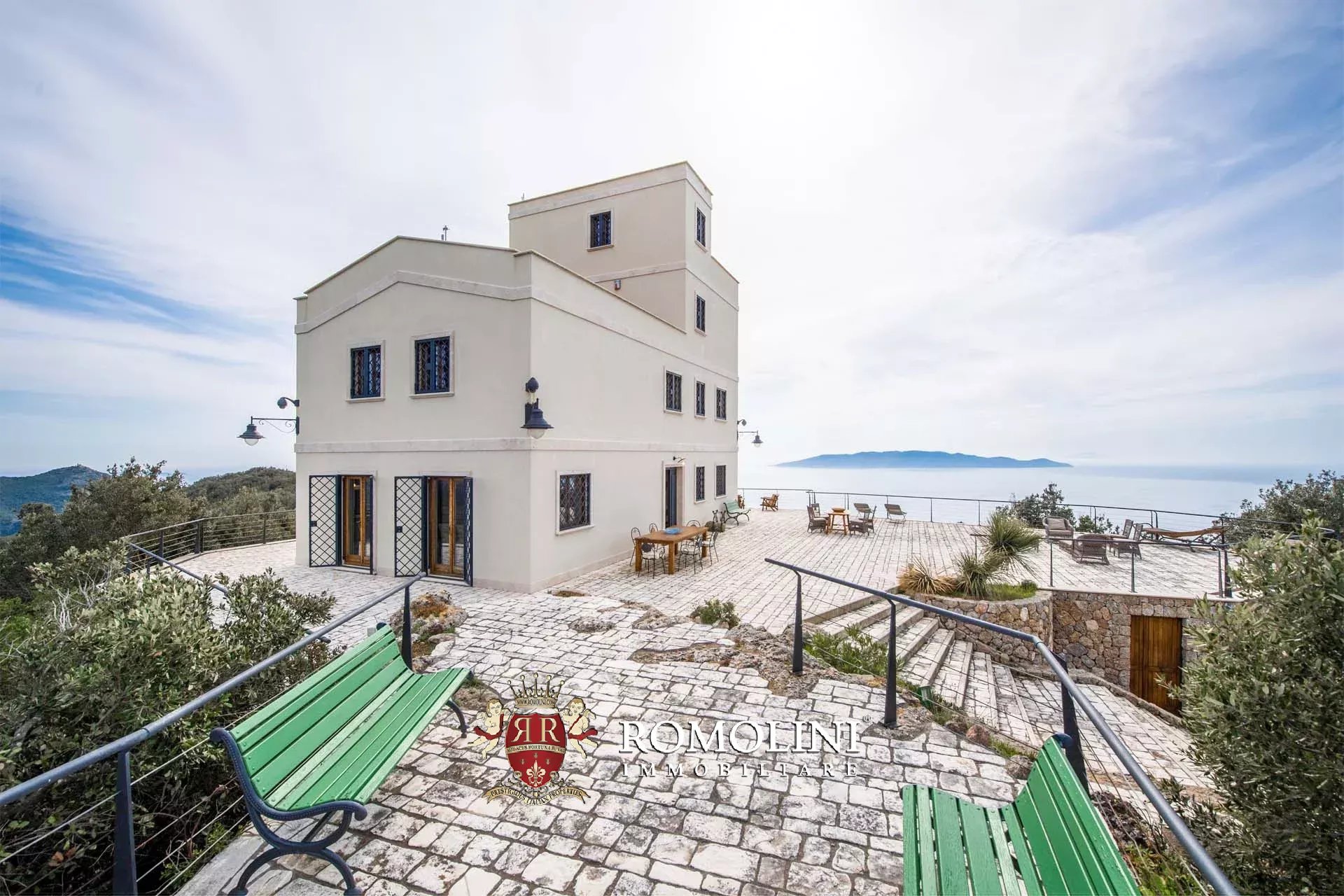 5 Bedroom Villa/Townhouse's Image 33