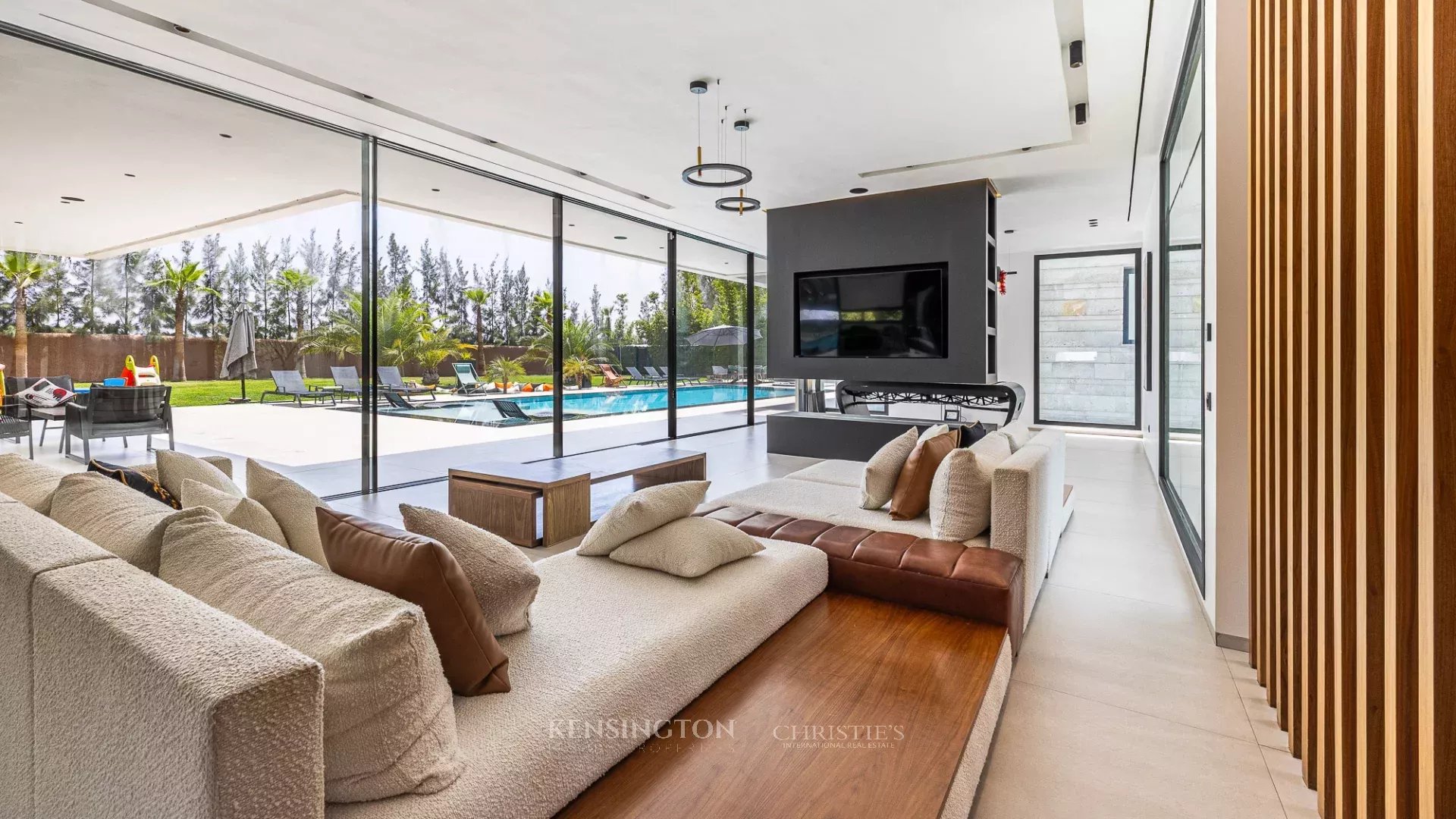 8 Bedroom Villa/Townhouse's Image 14