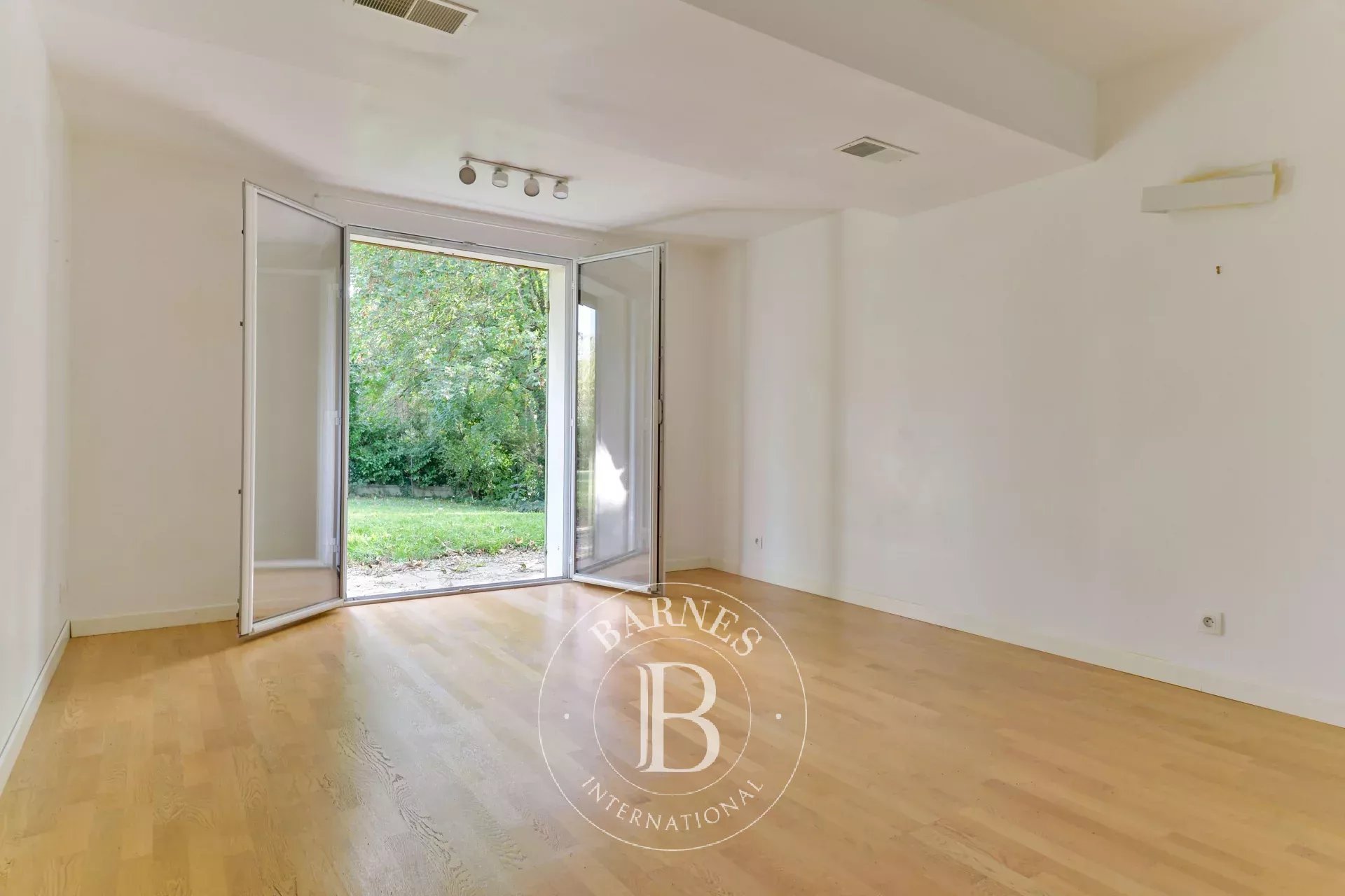 Ev Écully - picture 11