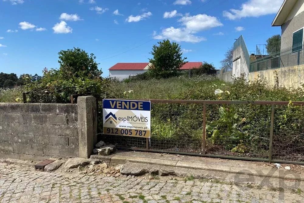 Terreno para construção em Grijó