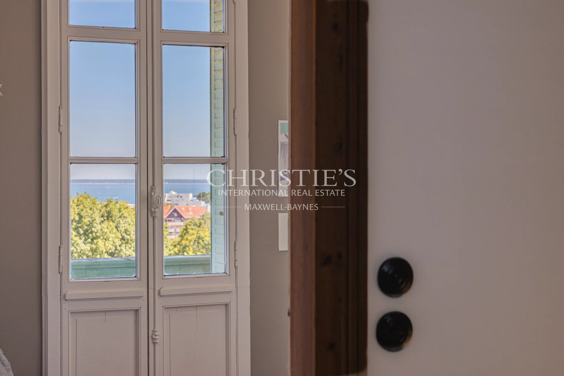 6 Bedroom Villa/Townhouse's Image 22