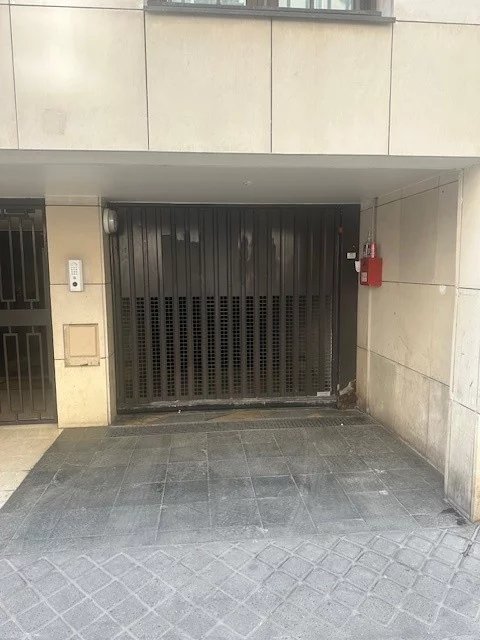 Emplacement Parking Rue Lebouteux 75017 Paris