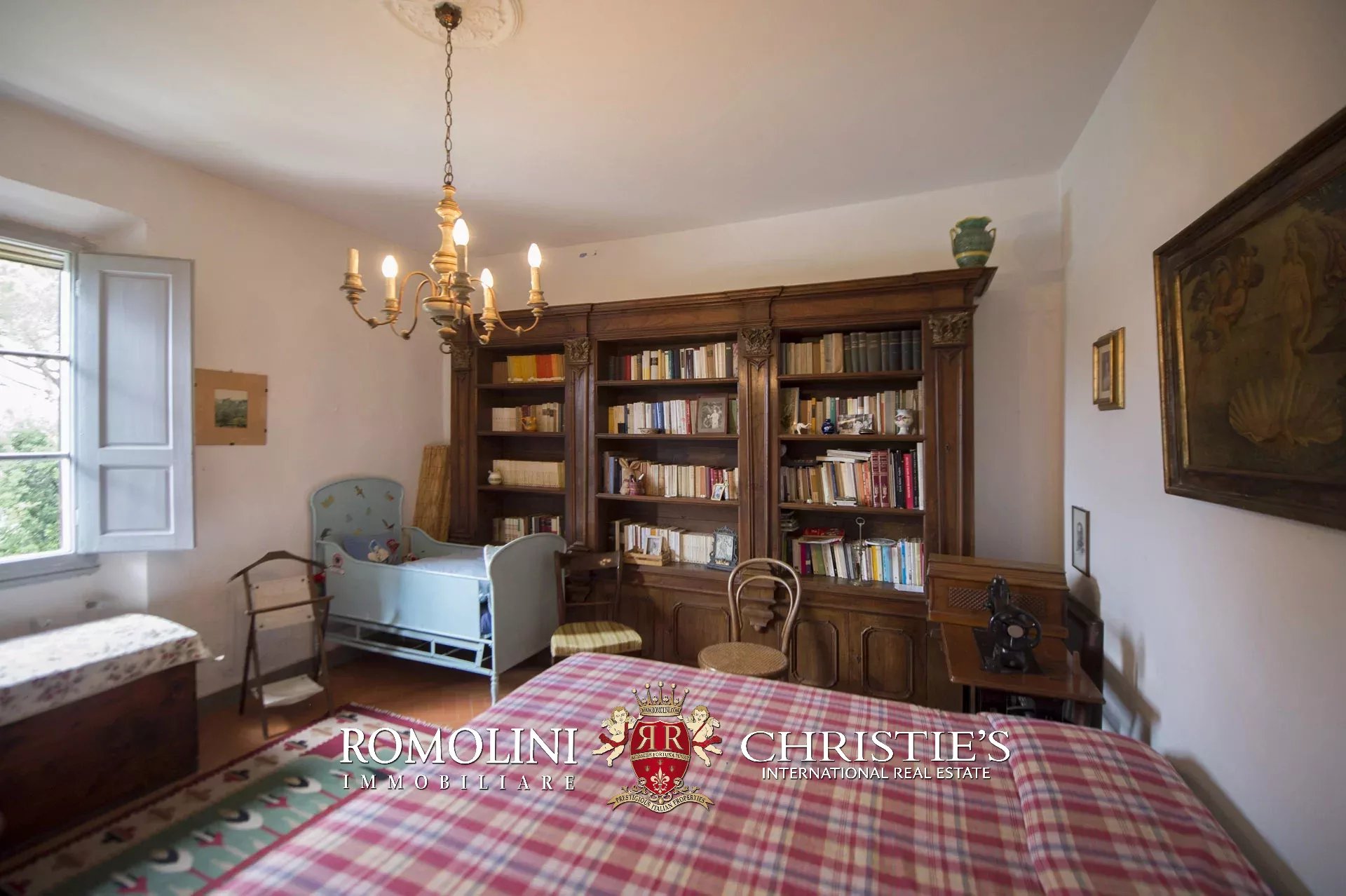 17 Bedroom Vineyard's Image 77