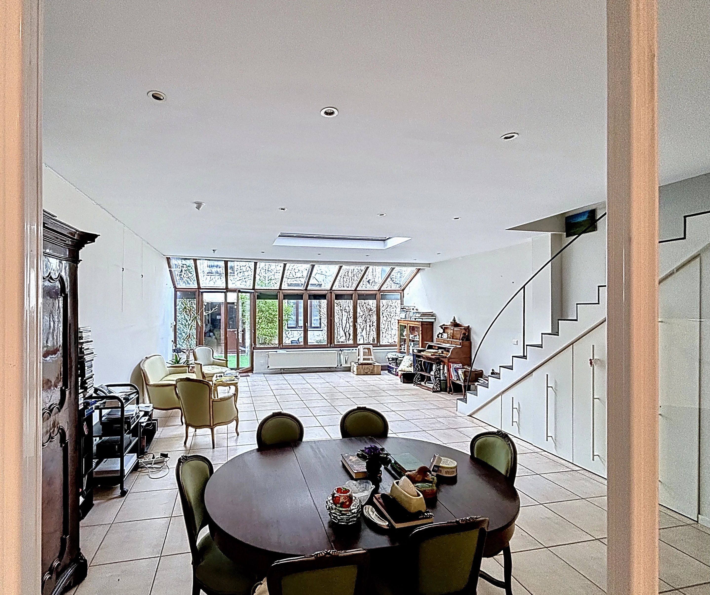 Large and elegant Brussels house with rear house