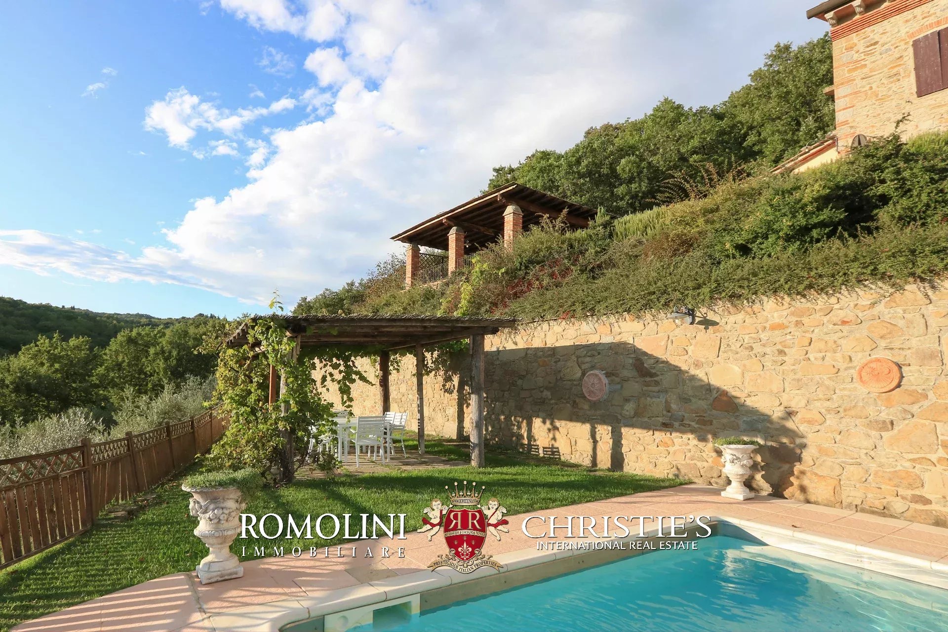6 Bedroom Villa/Townhouse's Image 37