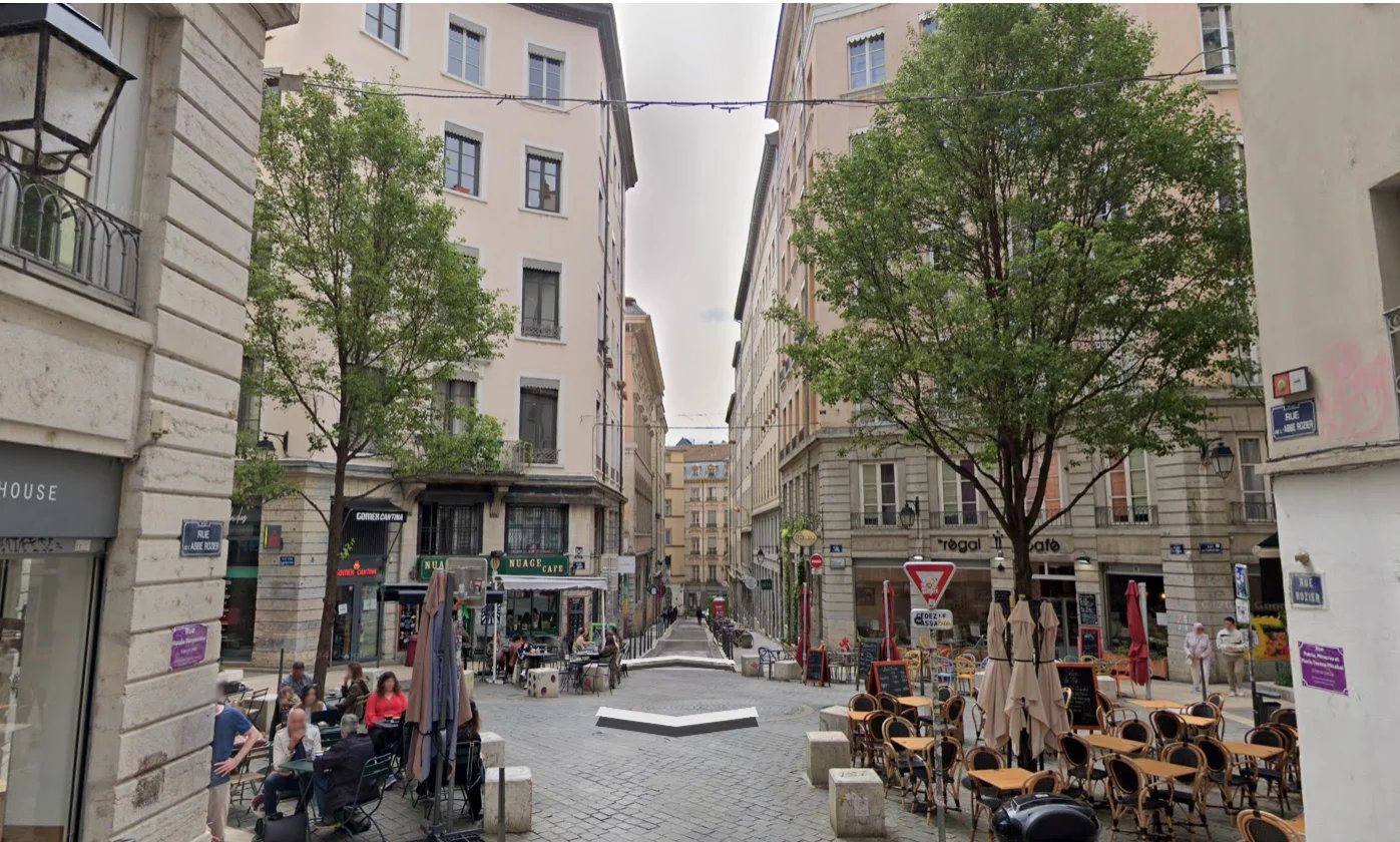 Lyon 1 - Place du Forez  - Superbe T6 de 179 m² — photo 4
