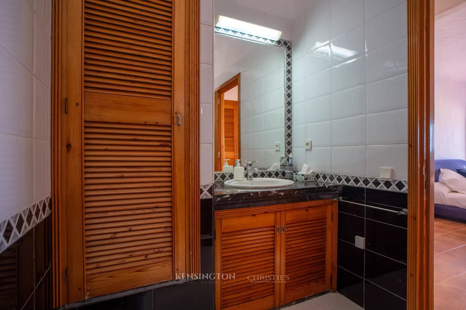 4 Bedroom Villa/Townhouse's Image 20
