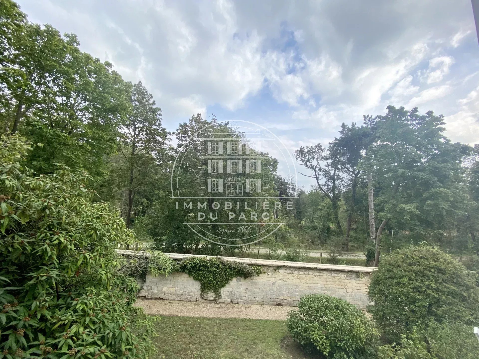 Rental Apartment Le Vésinet