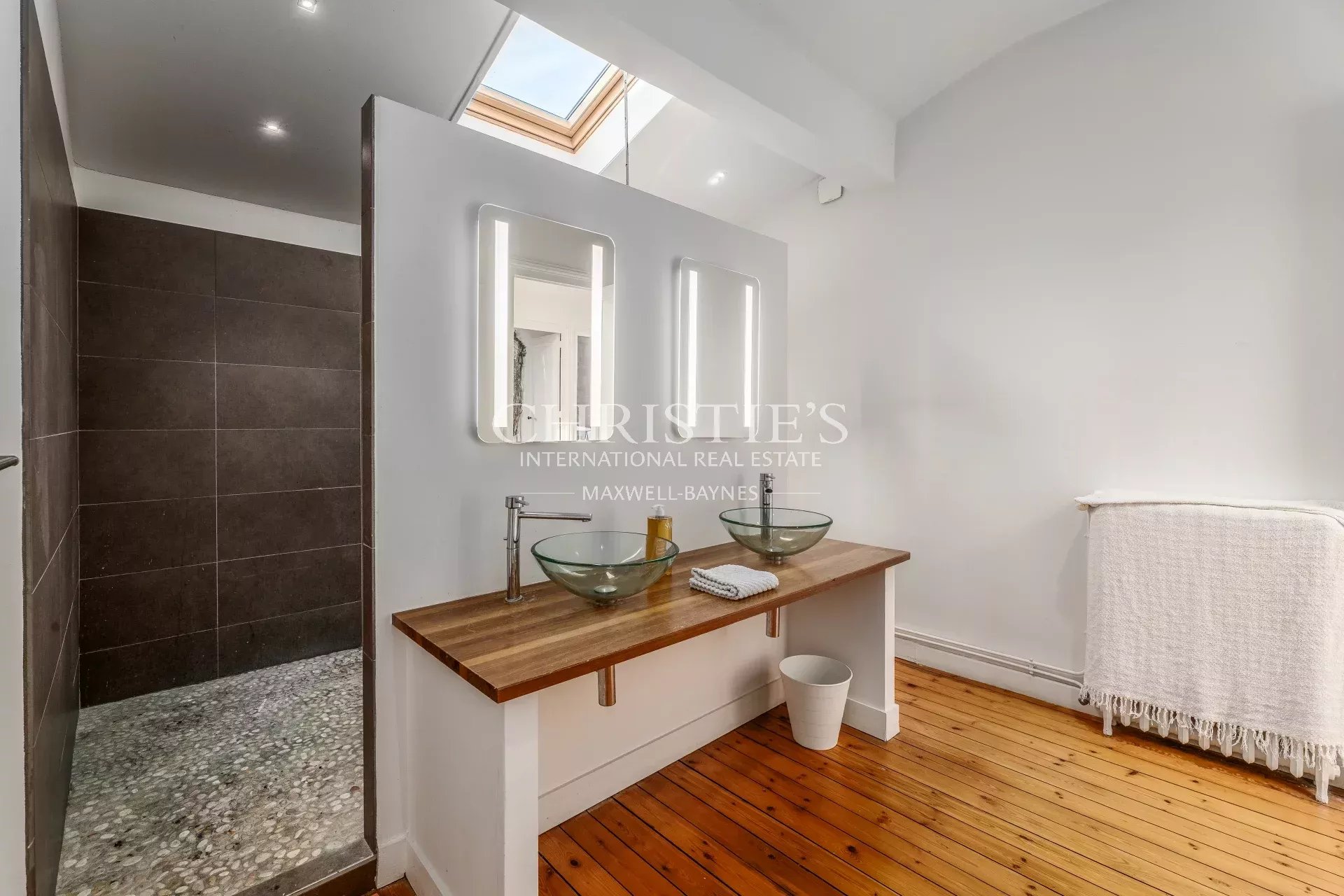 5 Bedroom Villa/Townhouse's Image 15