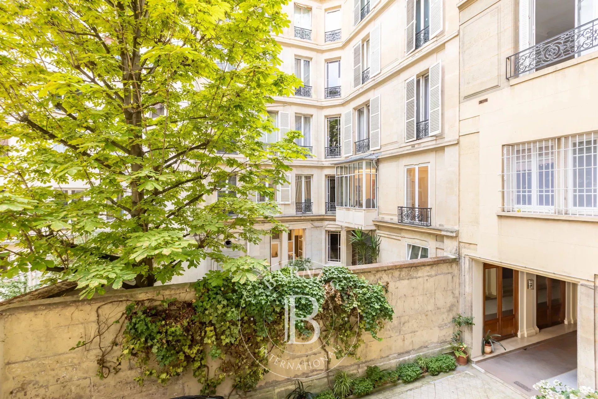 Daire Paris 8ème - picture 16