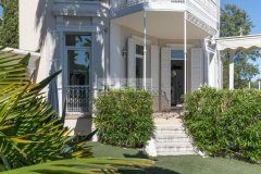 EXCEPTIONAL WATERFRONT VILLA – NEAR PALM BEACH, CANNES — photo 3 of 7