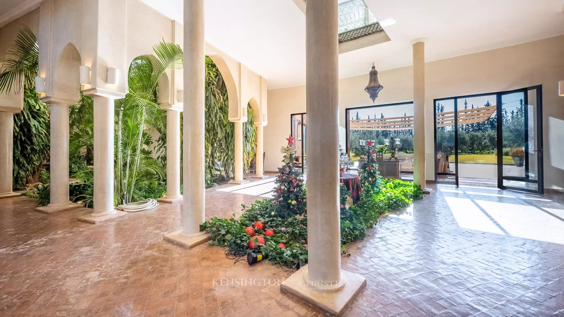 8 Bedroom Villa/Townhouse's Image 6