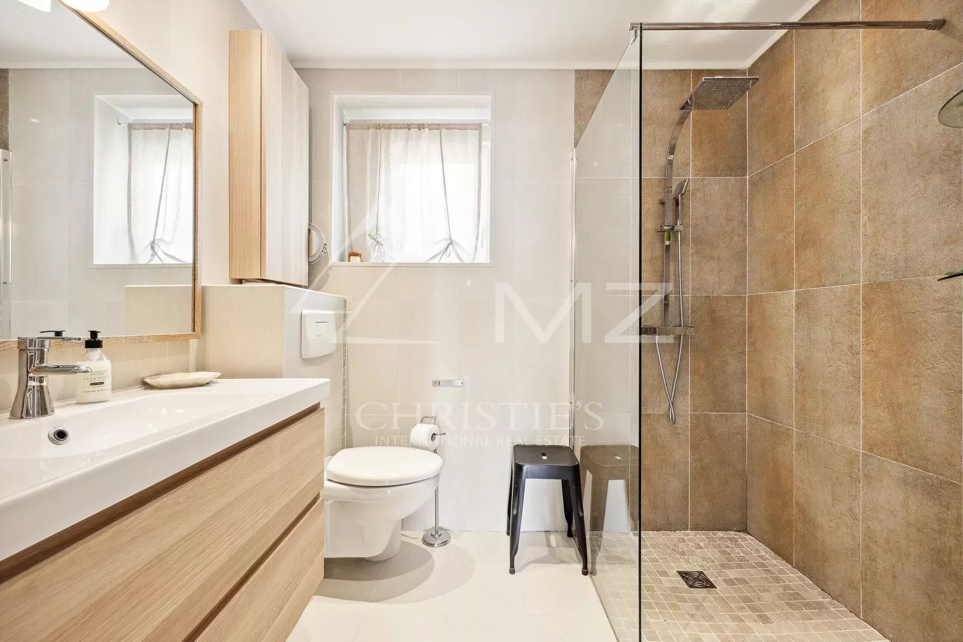 2 Bedroom Apartment/Flat's Image 10