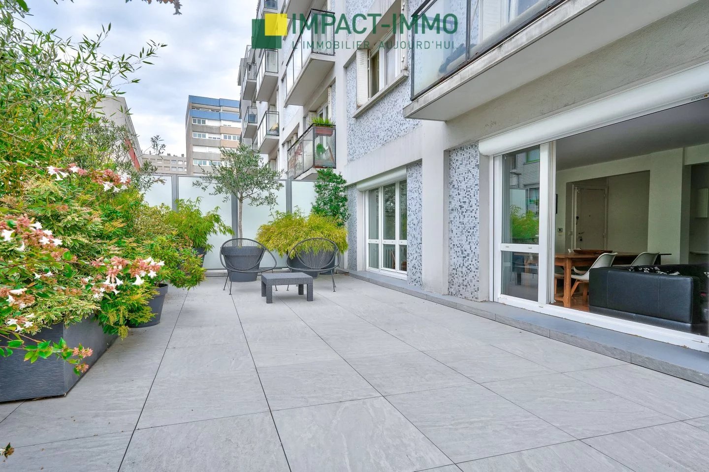 EXCEPTIONNEL 3 PIECES AVEC TERRASSE DE 121m² CAVE PARKING