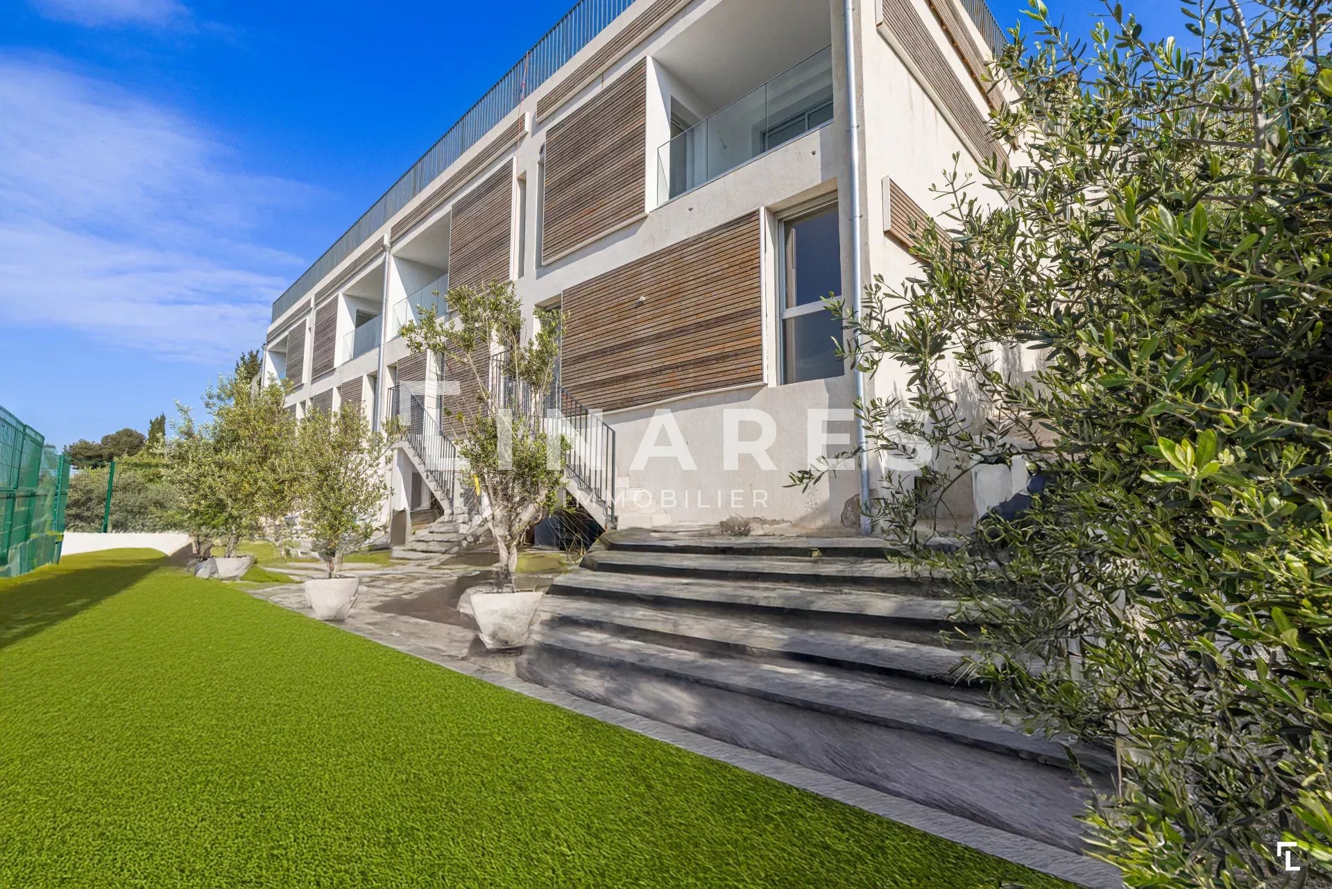 ESPRIT VILLA - Duplex T4 de 108 m2 - Terrasse - Jardin - Parking - 13011 La Valentine