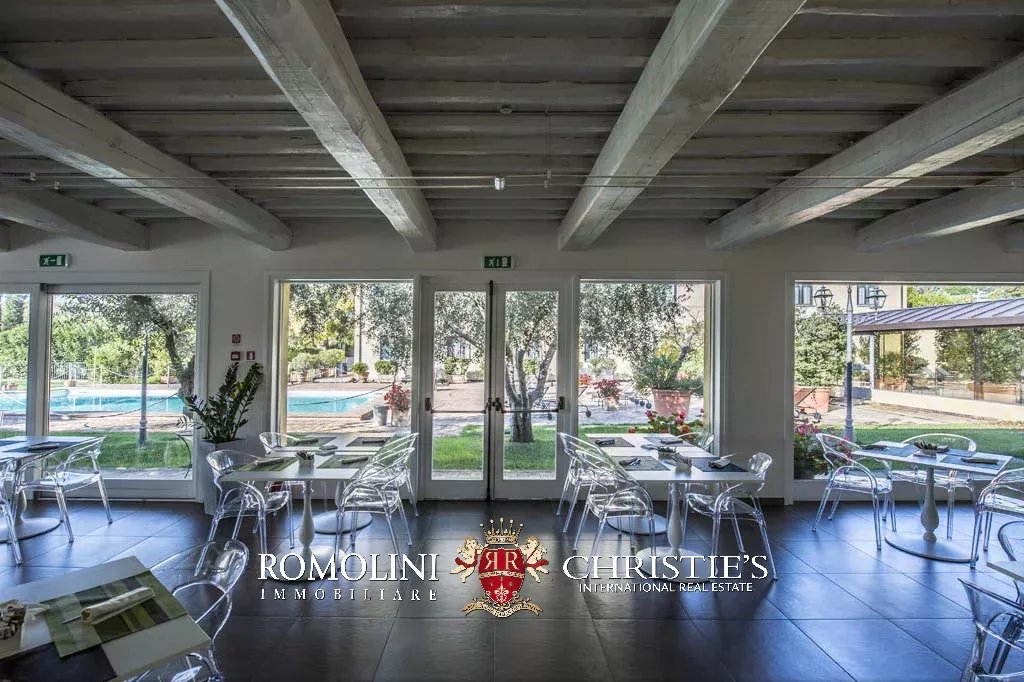 52 Bedroom Villa/Townhouse's Image 20