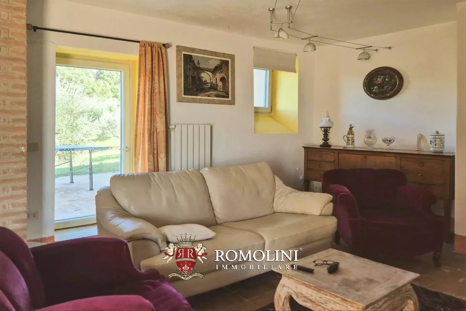 RUSTIC FARMHOUSE WITH POOL FOR SALE IN MOUNT AMIATA, MAREMMA