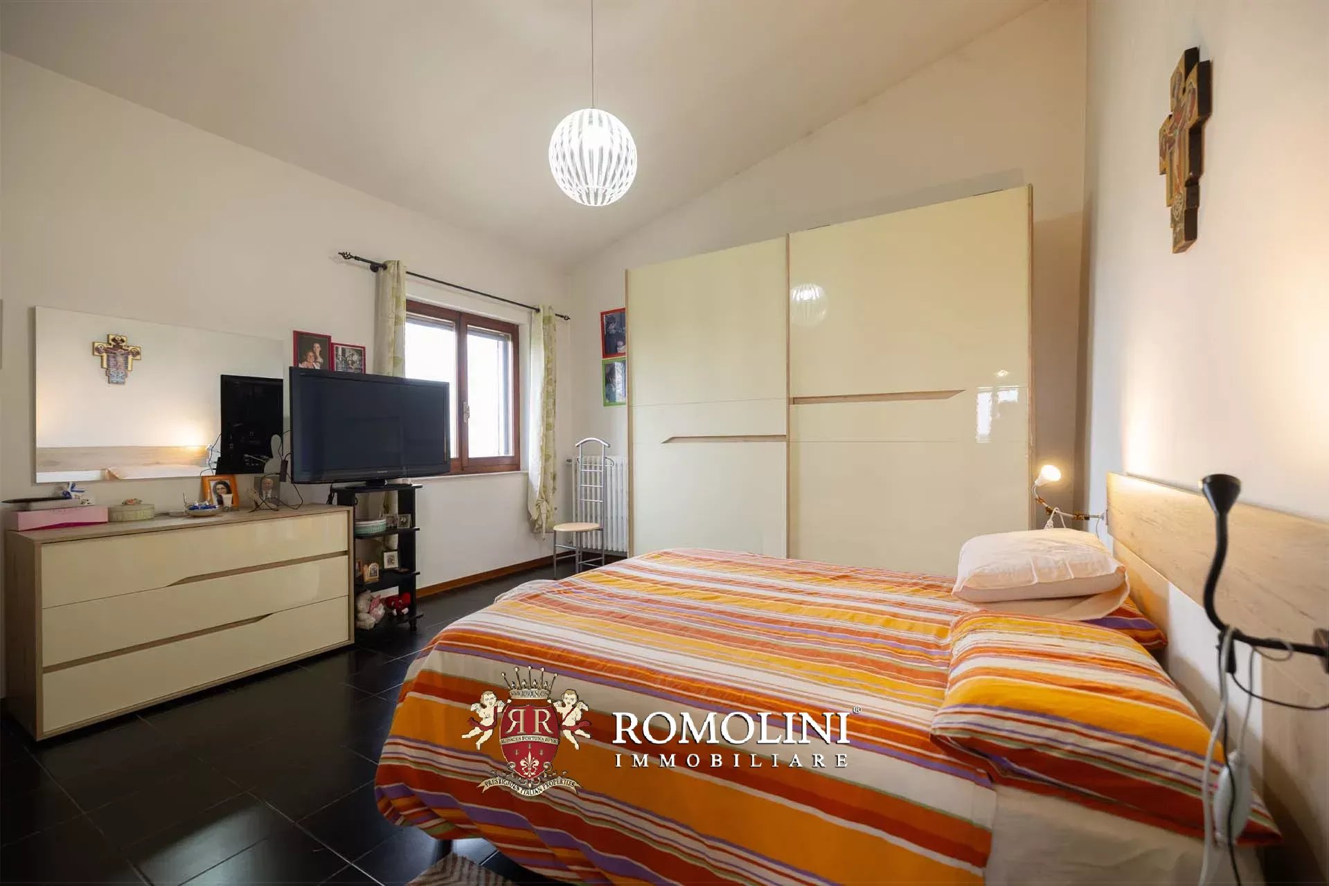 9 Bedroom Villa/Townhouse's Image 25