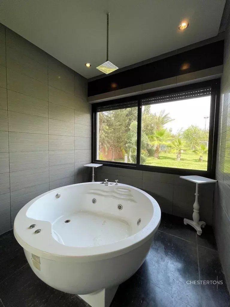  Image of Villa - 6 Bedrooms for Sale in Marrakech-Ménara-Marrakech-Morocco, Image 9